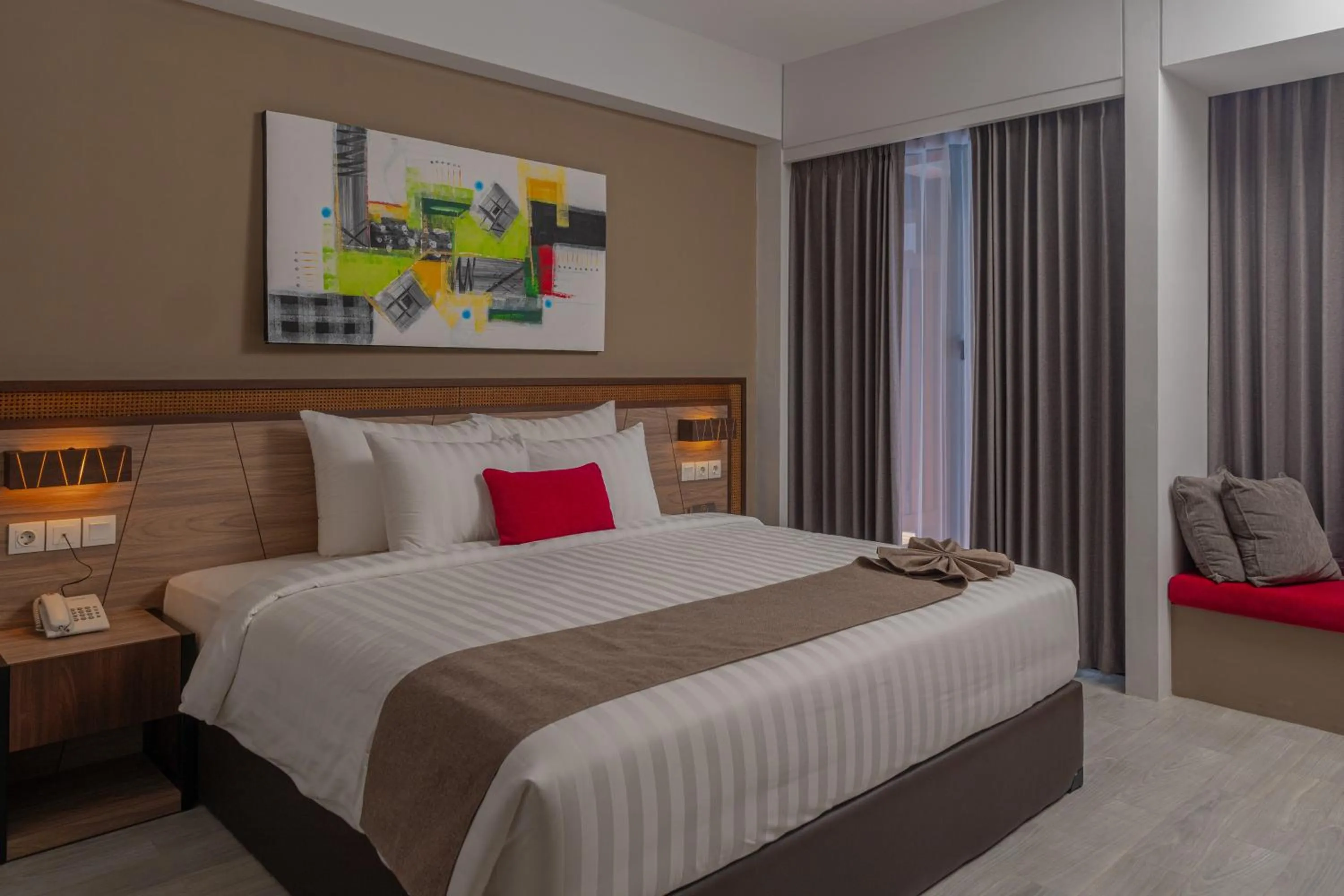 Bed in Royal Regantris Trawangan