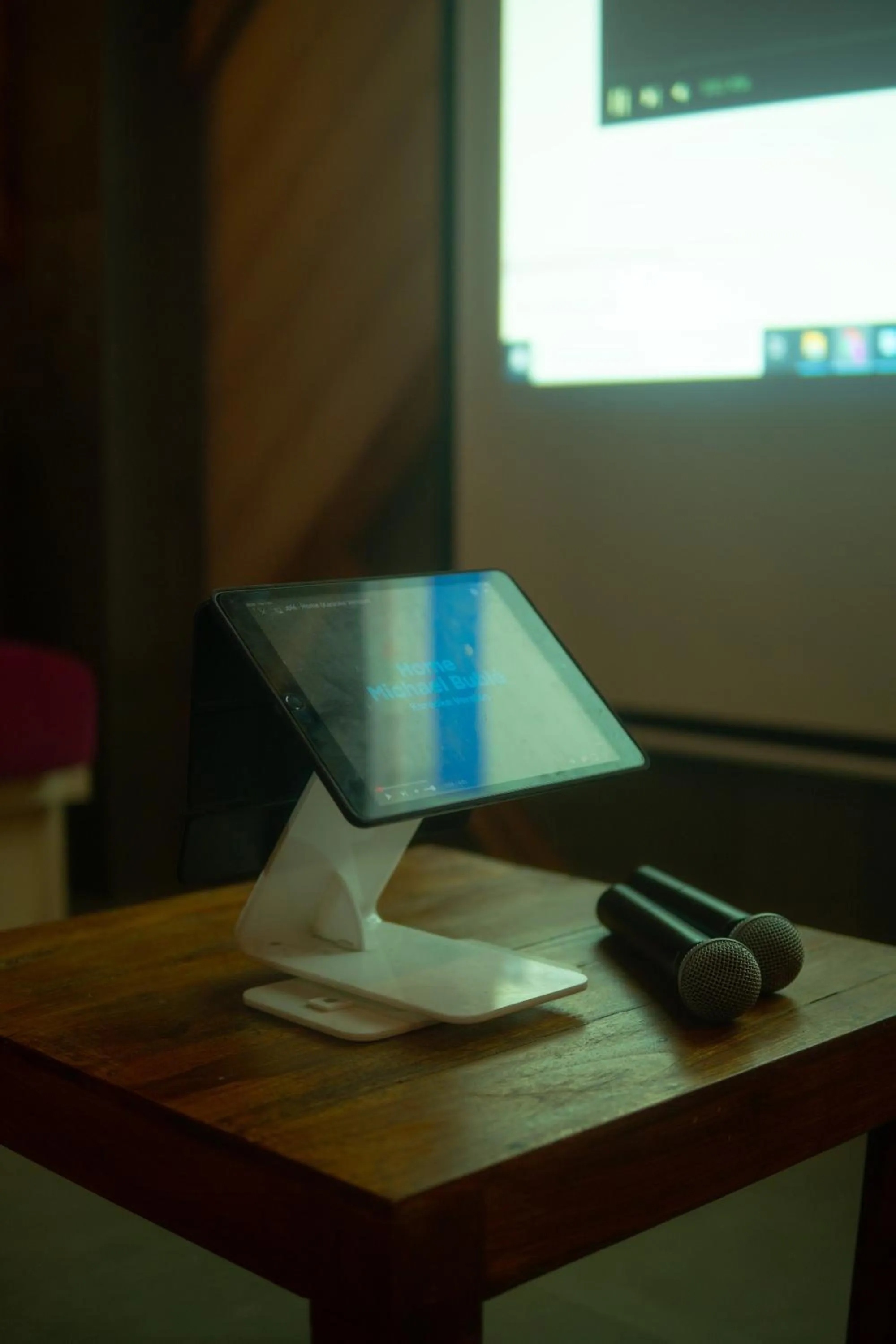 Karaoke in Royal Regantris Trawangan