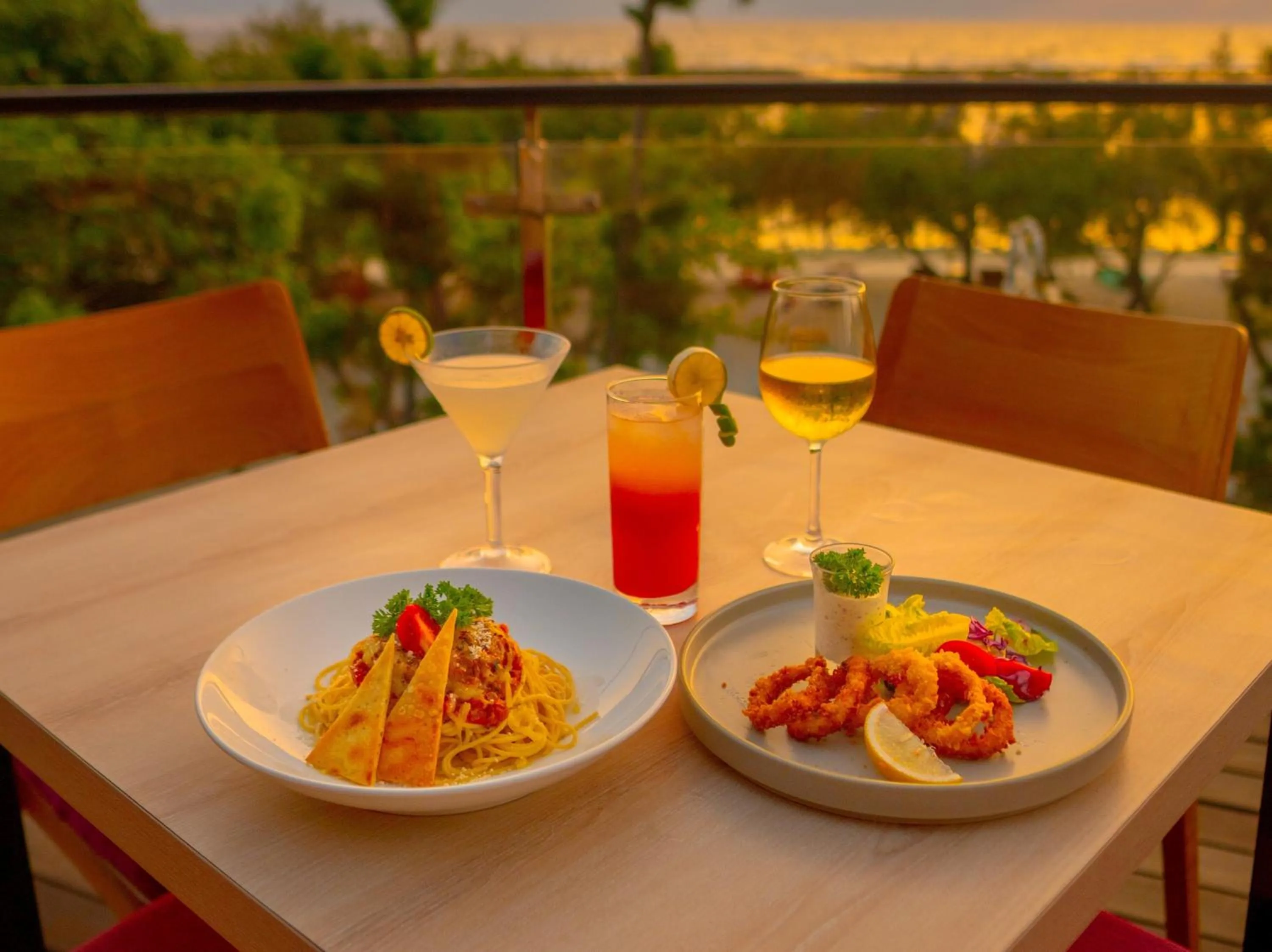 Restaurant/places to eat in Royal Regantris Trawangan