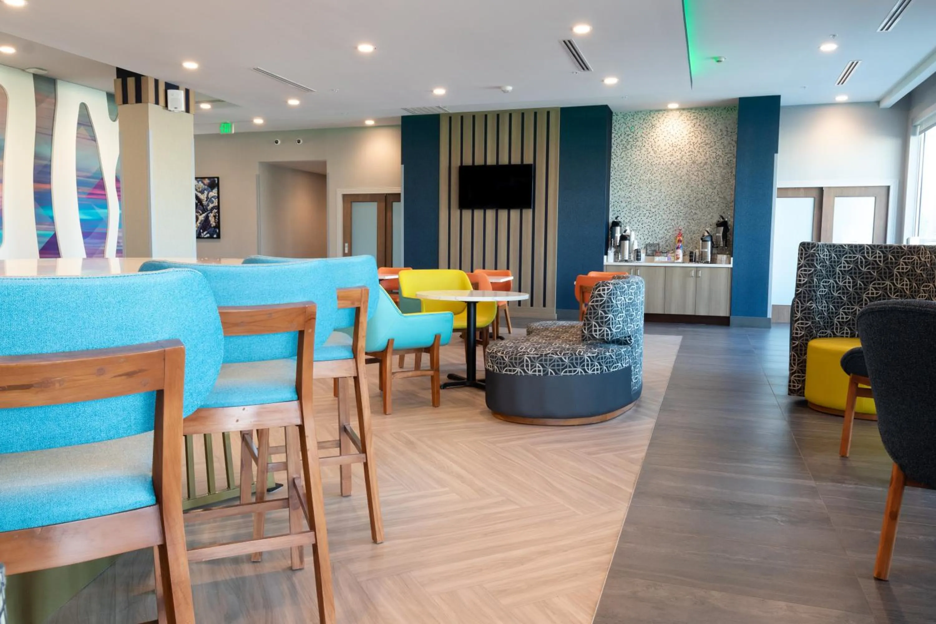 Restaurant/places to eat in La Quinta Inn & Suites by Wyndham San Antonio Seaworld LAFB