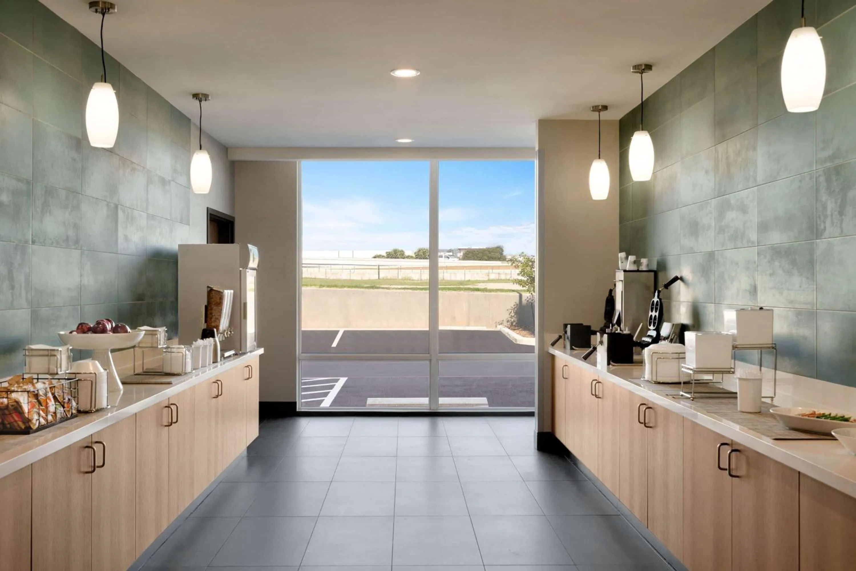 Restaurant/places to eat in La Quinta Inn & Suites by Wyndham San Antonio Seaworld LAFB