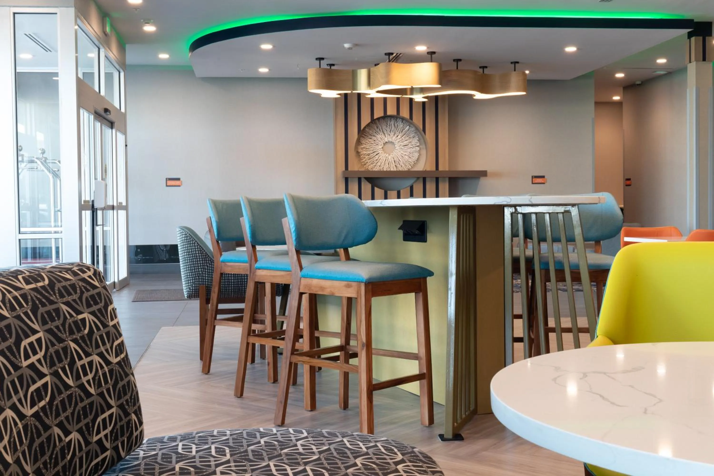 Restaurant/places to eat in La Quinta Inn & Suites by Wyndham San Antonio Seaworld LAFB