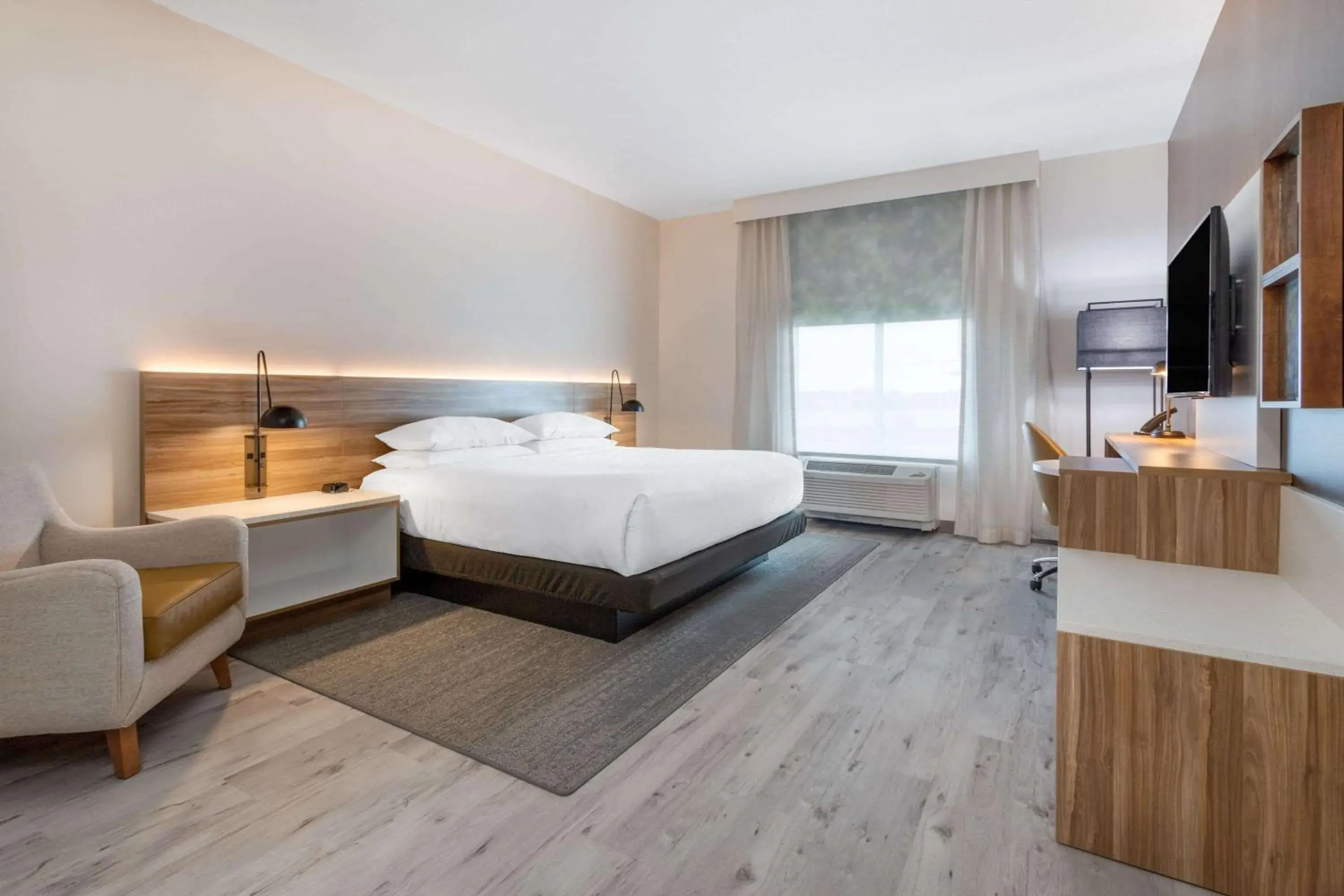 King Room - Non-Smoking in Wyndham Garden Orlando Airport - Free Airport Shuttle King Room - Non-Smoking in Wyndham Garden Orlando Airport - Free Airport Shuttle