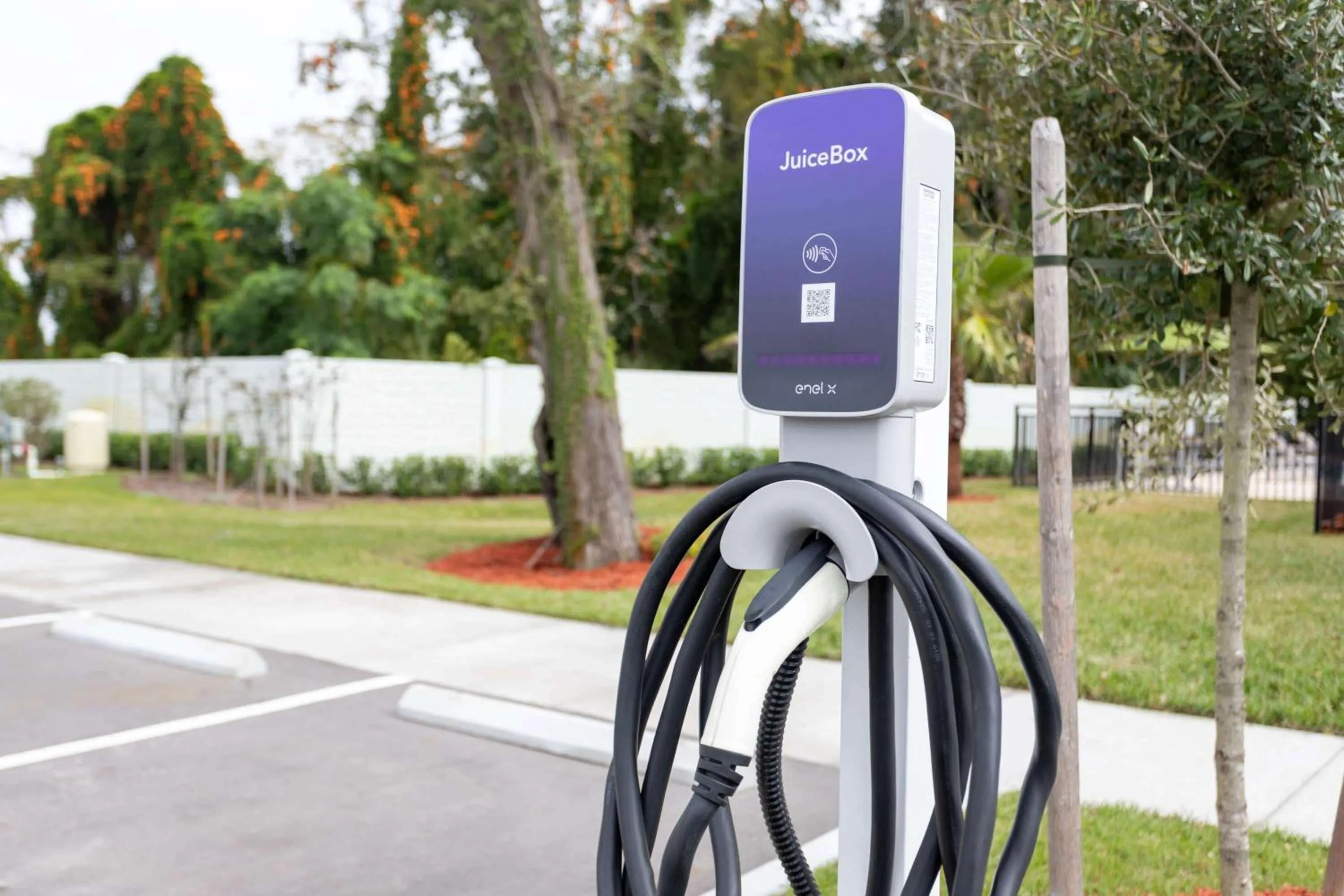 On site in Wyndham Garden Orlando Airport - Free Airport Shuttle