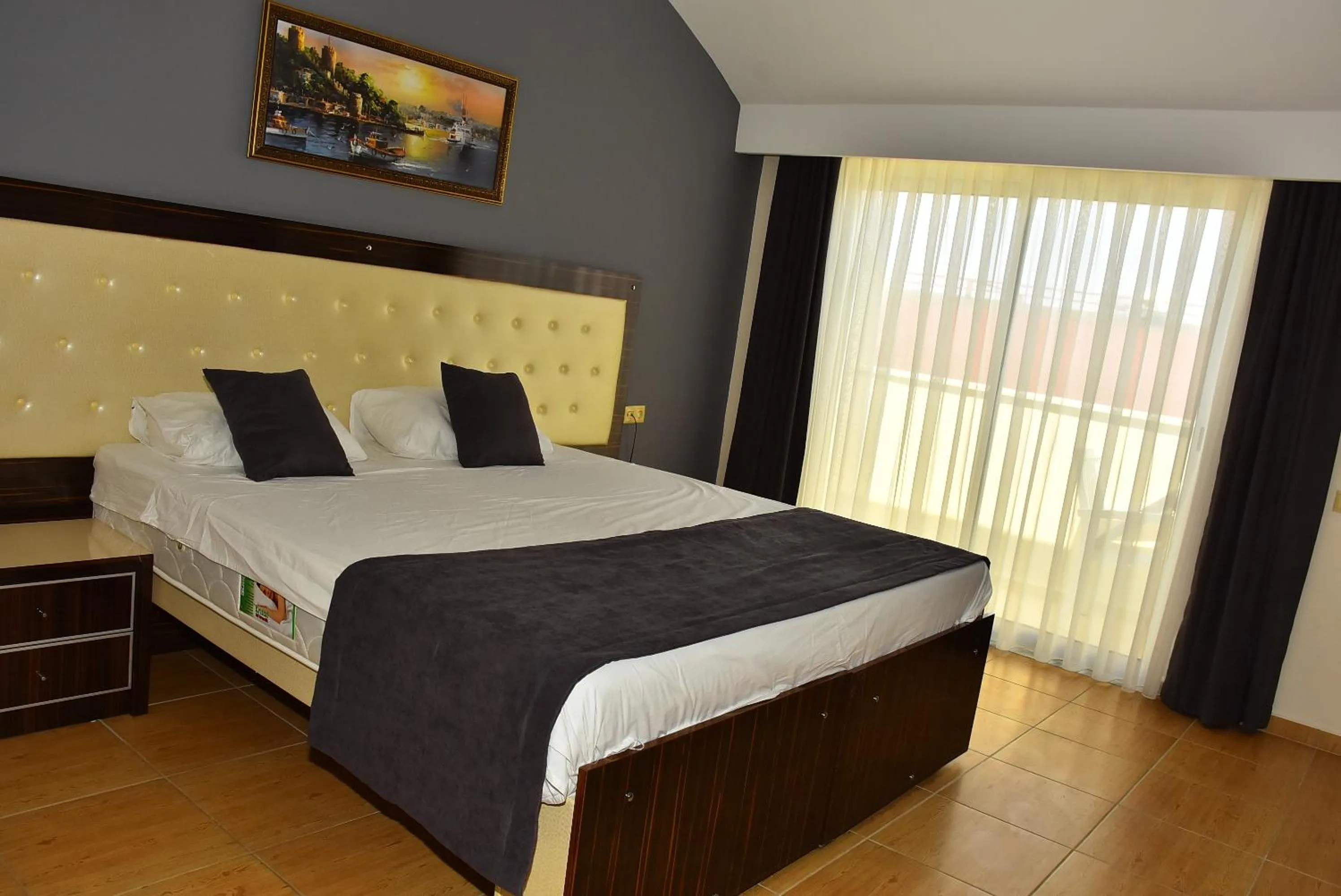 Massage, Bed in Nora Suit Hotel