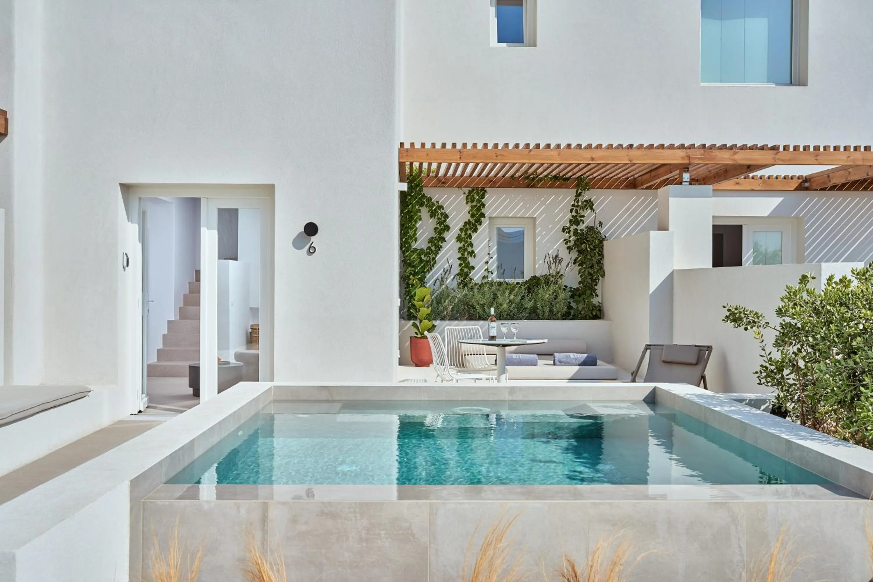Swimming pool in Lilium Homes