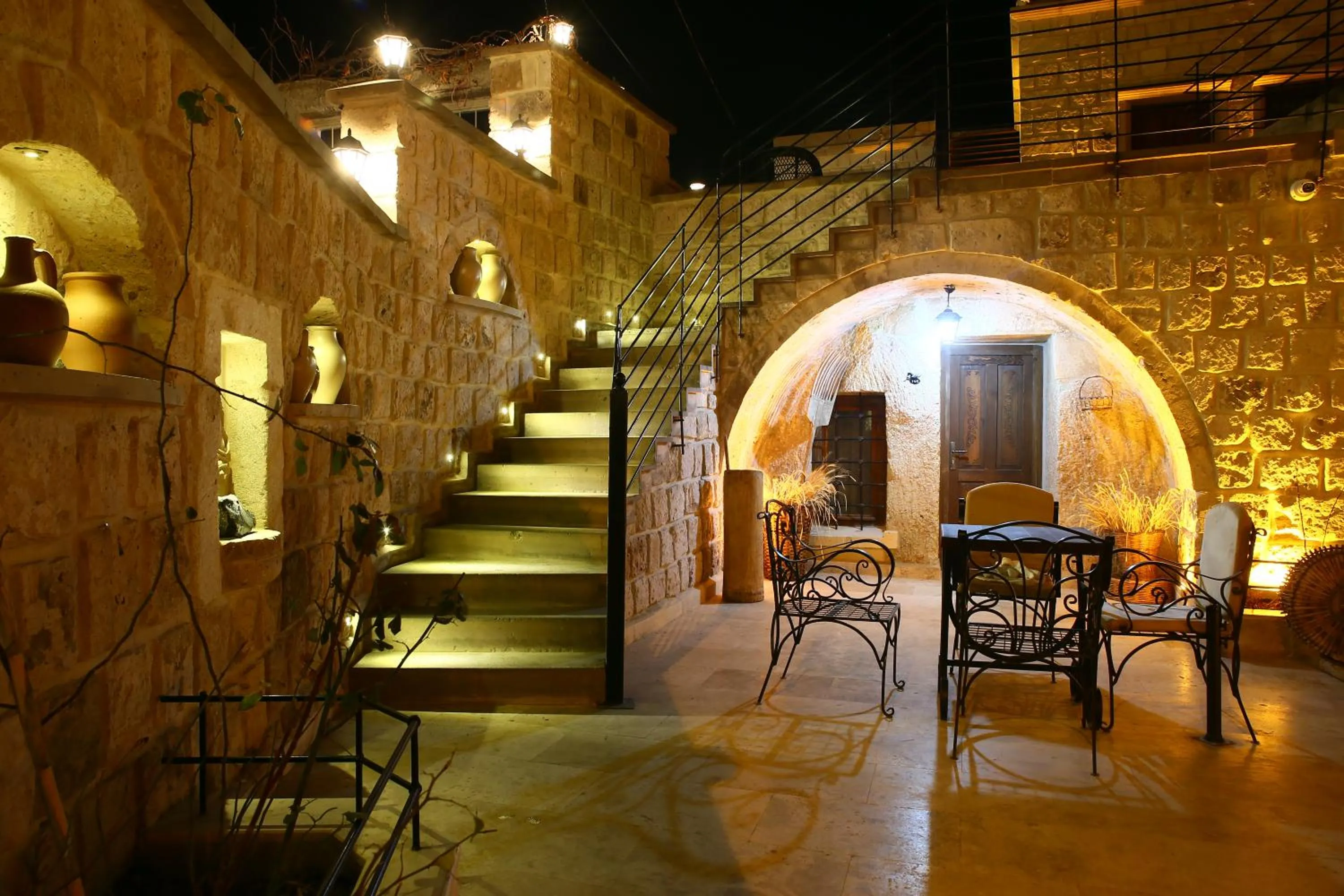 Inner courtyard view in Pegas Cave Suites