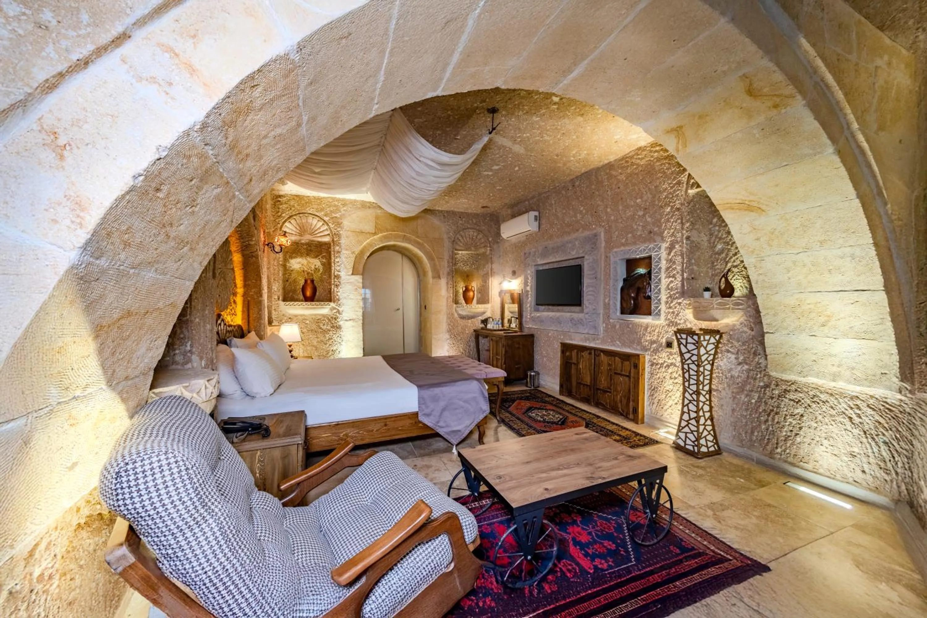 Photo of the whole room in Pegas Cave Suites