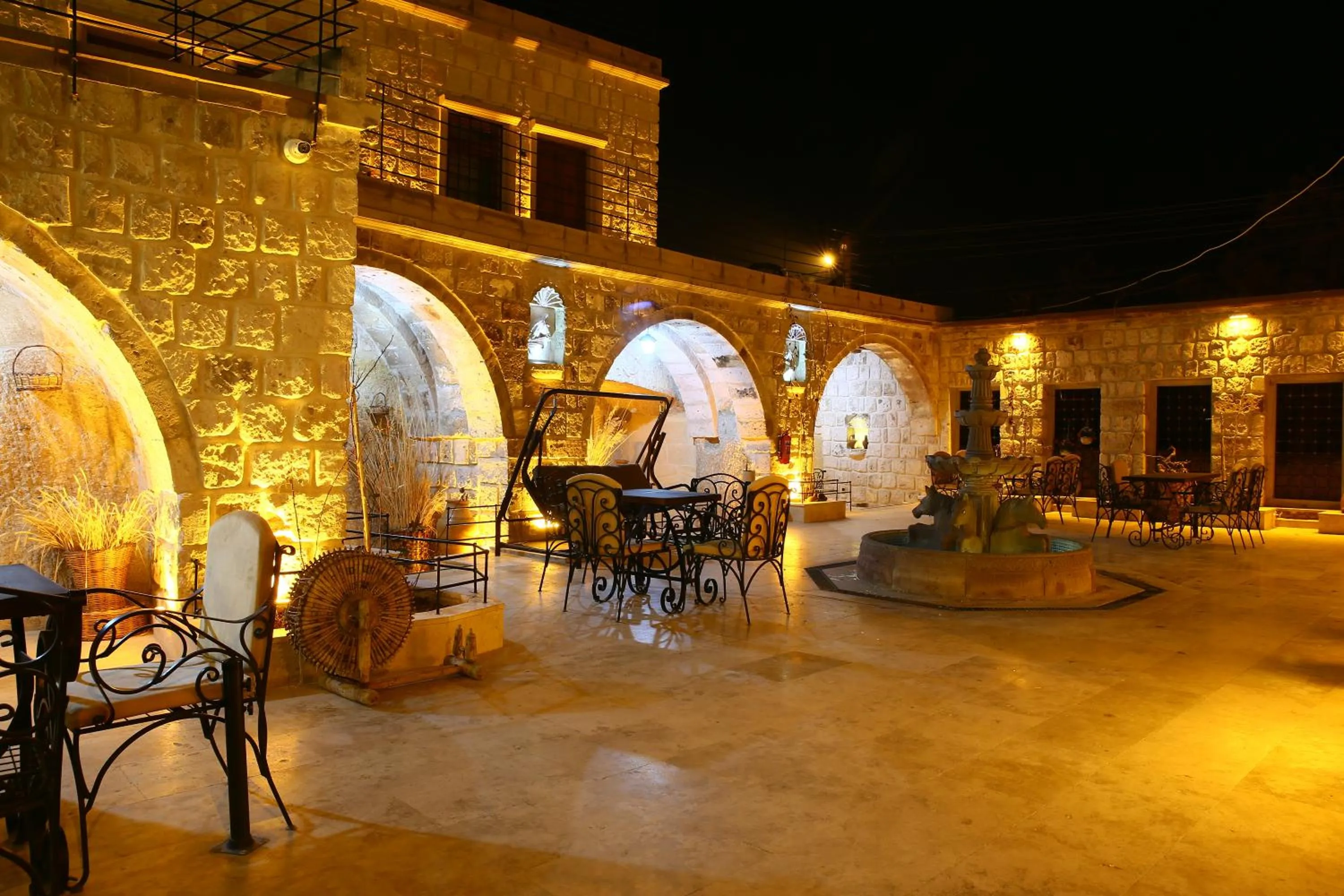 Inner courtyard view in Pegas Cave Suites