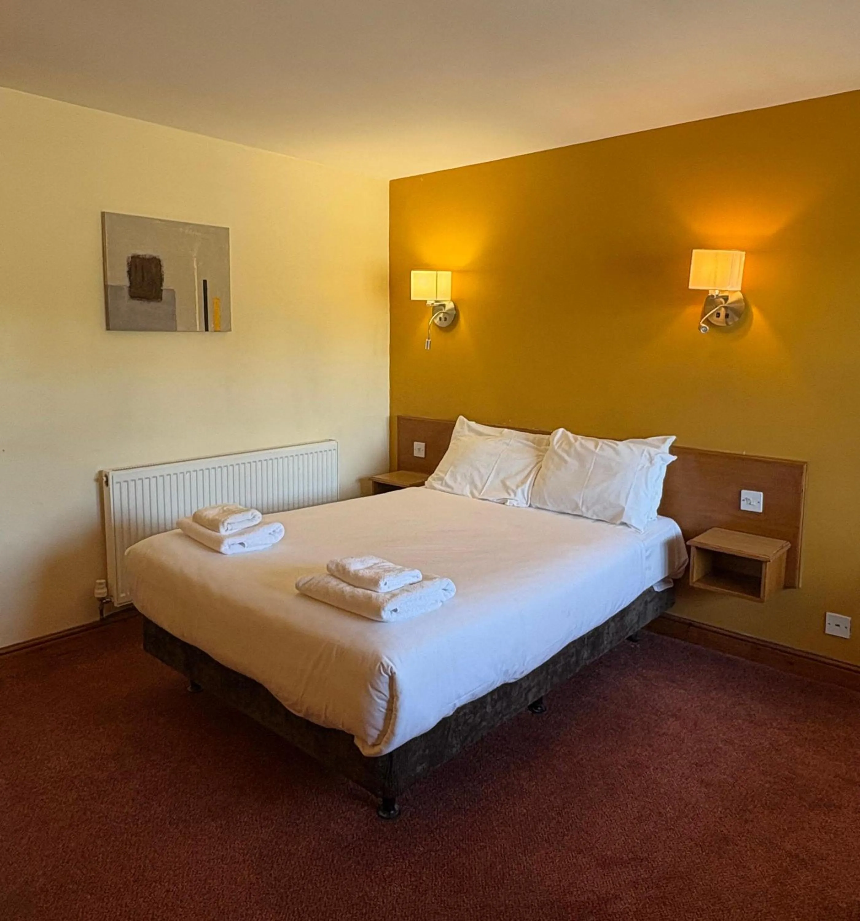 Bed in Tollgate Hotel & Leisure