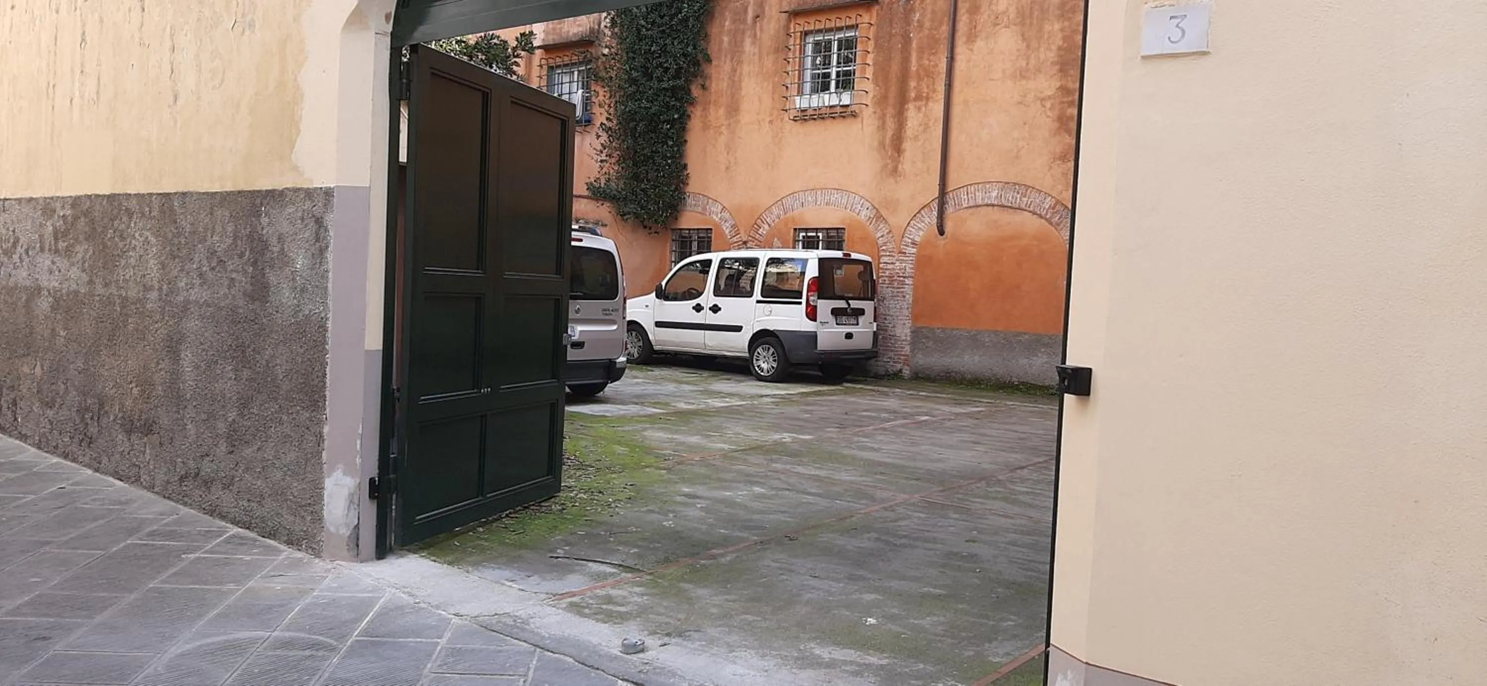 Parking in Casa per ferie religiosa Figlie di Nazareth