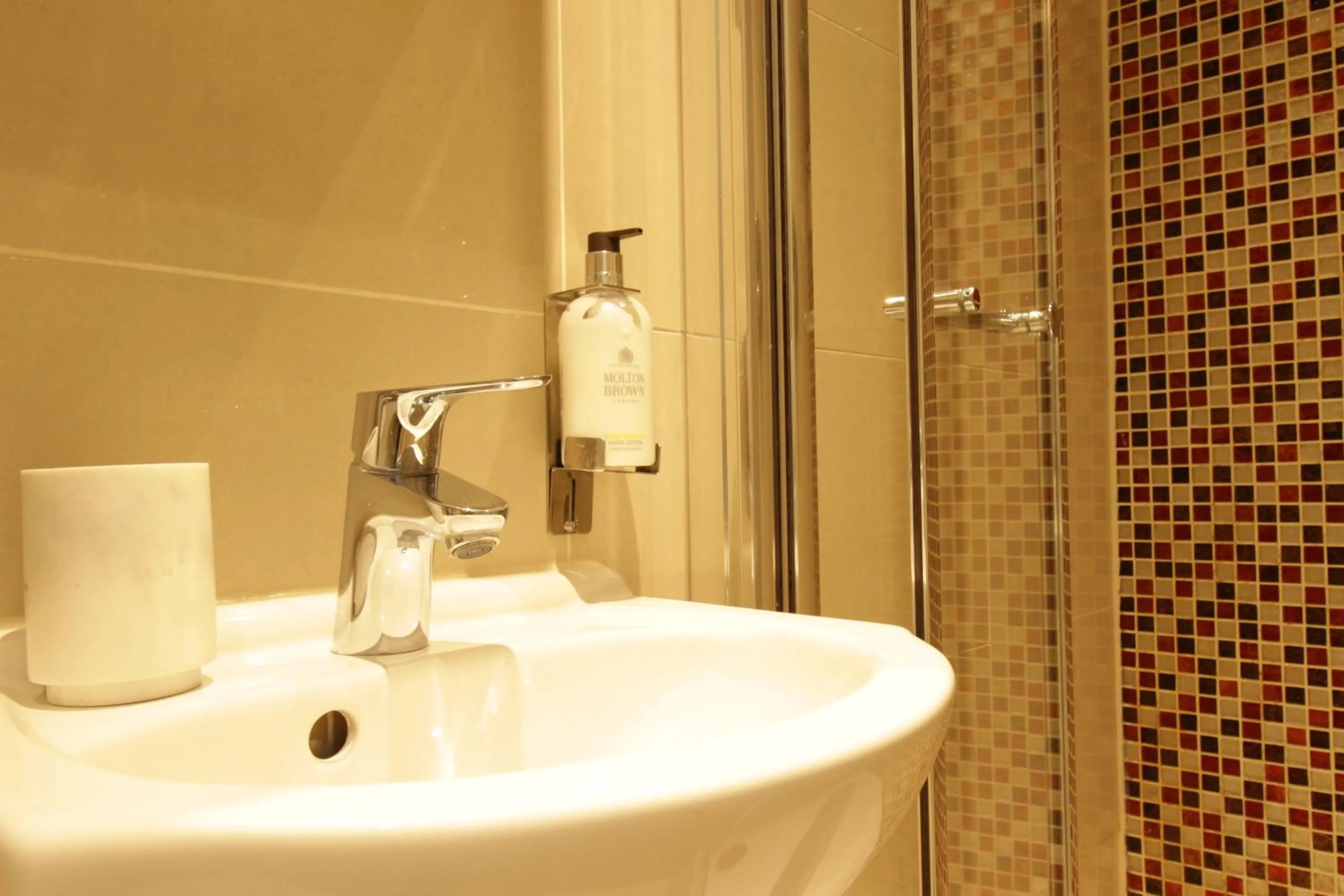 Bathroom in Queen Victoria Apartments