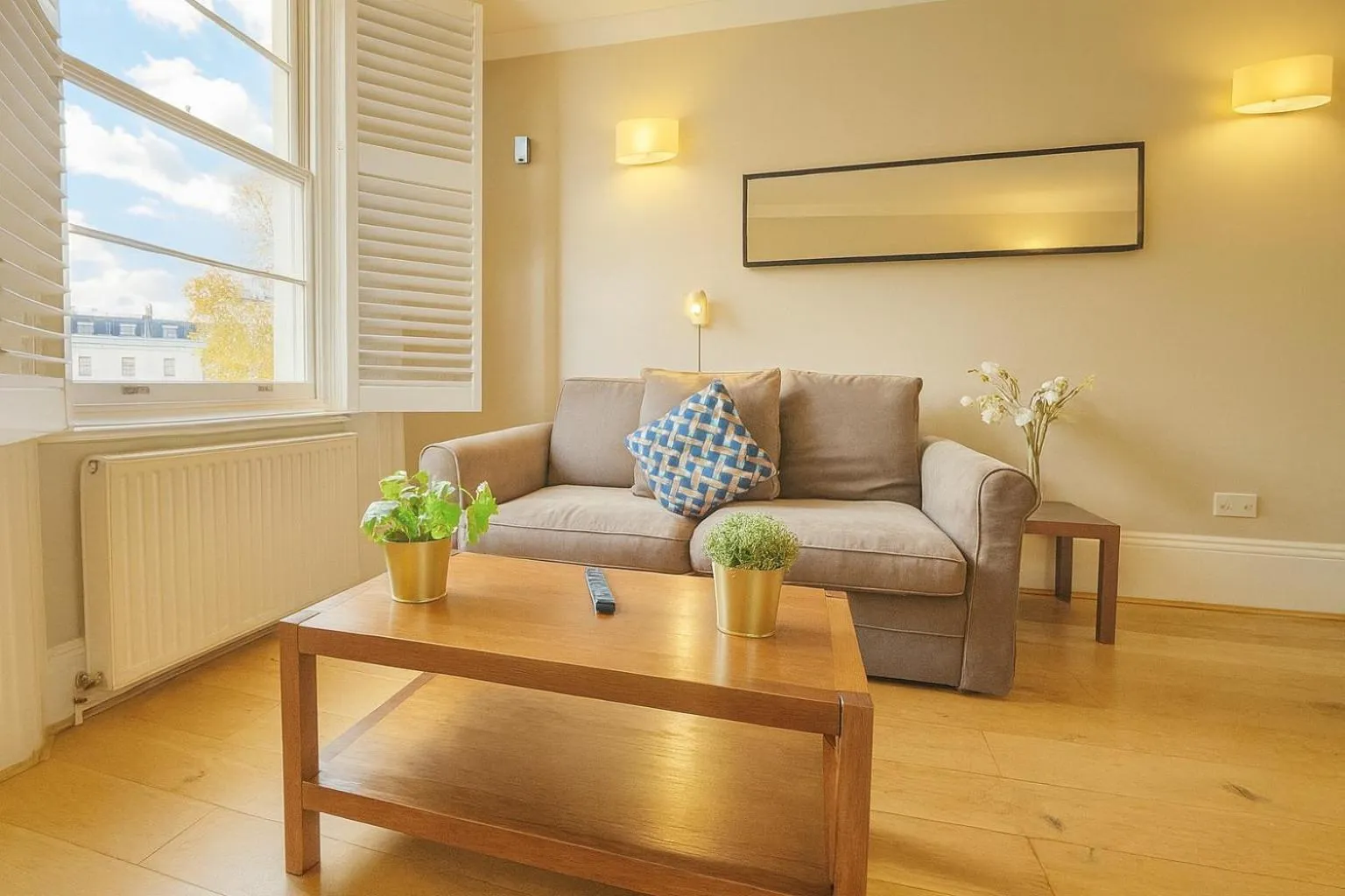 Living room in Queen Victoria Apartments
