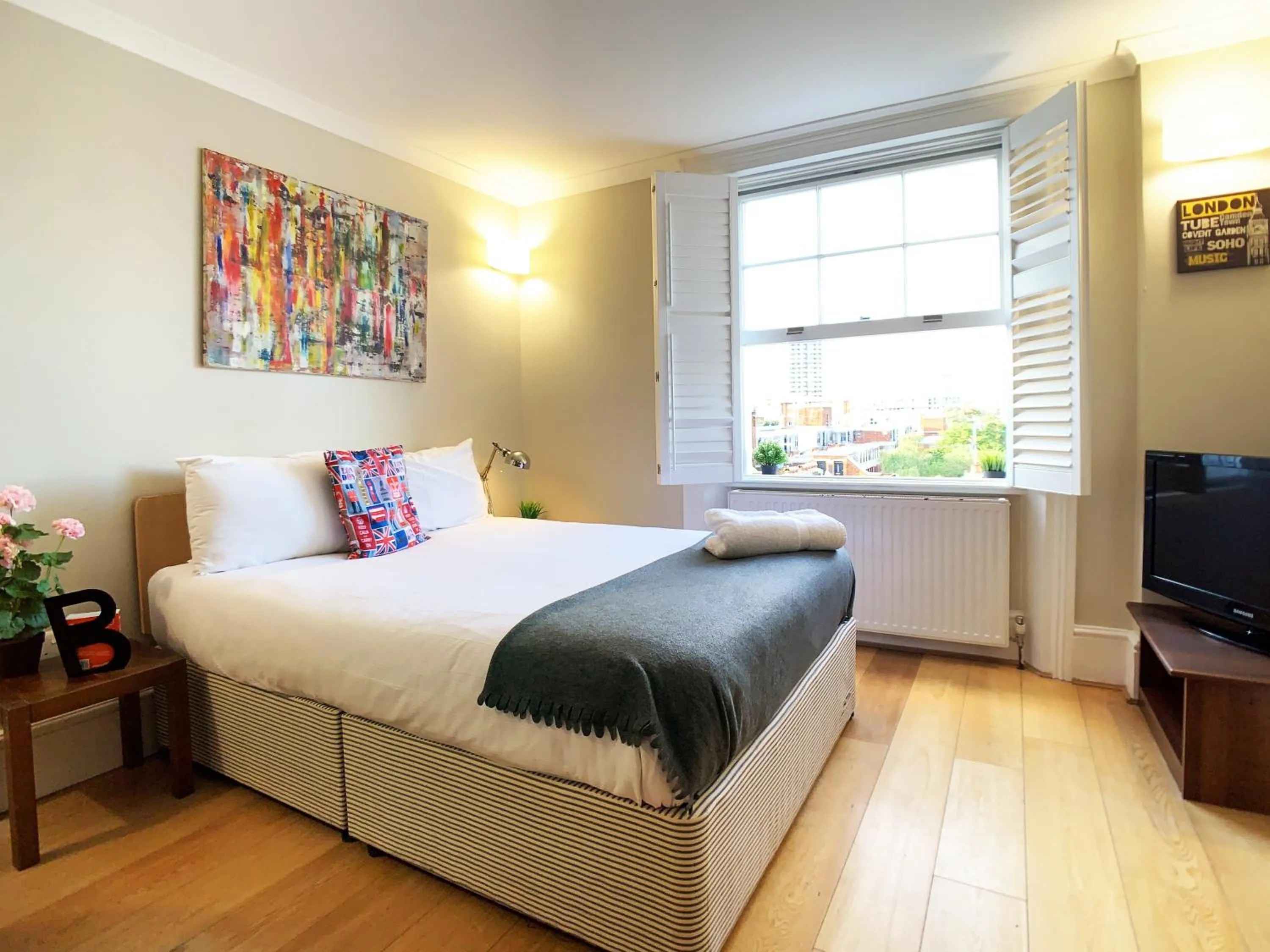 Bed in Queen Victoria Apartments