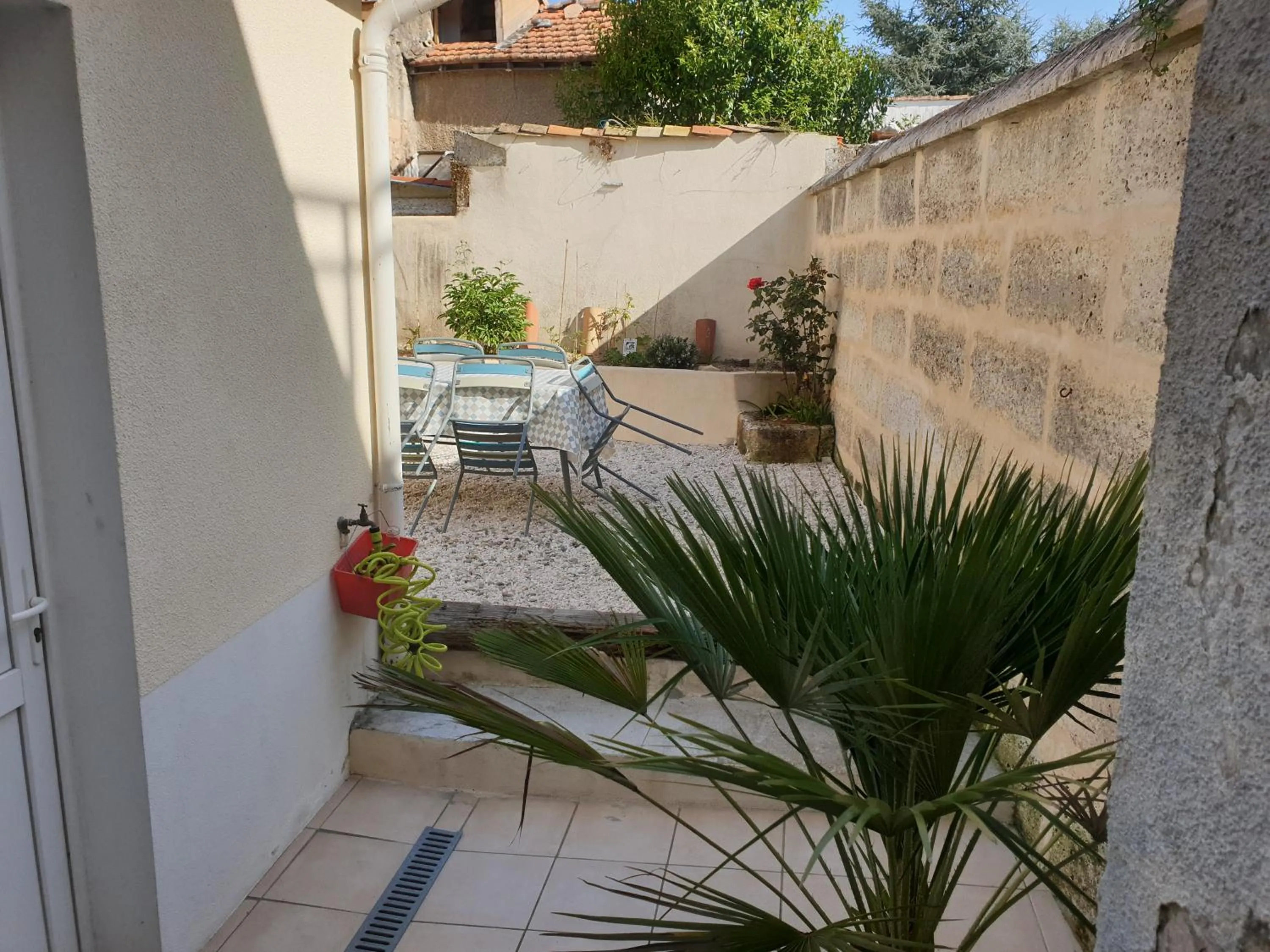 Property building in Maison de ville confortable avec cour interieure