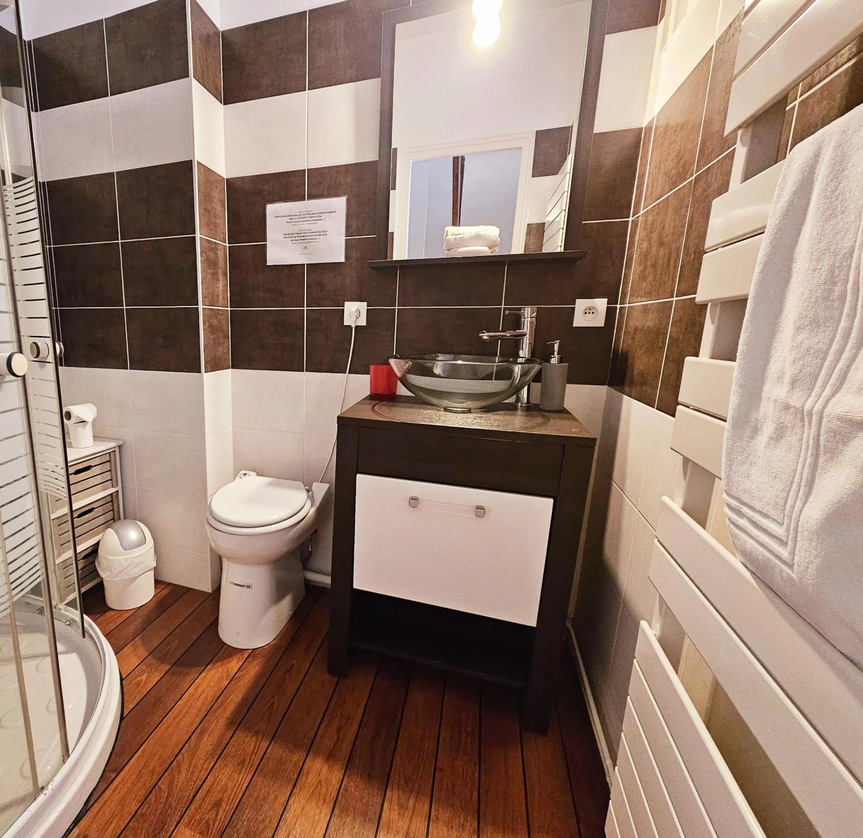 Bathroom in Maison de ville confortable avec cour interieure