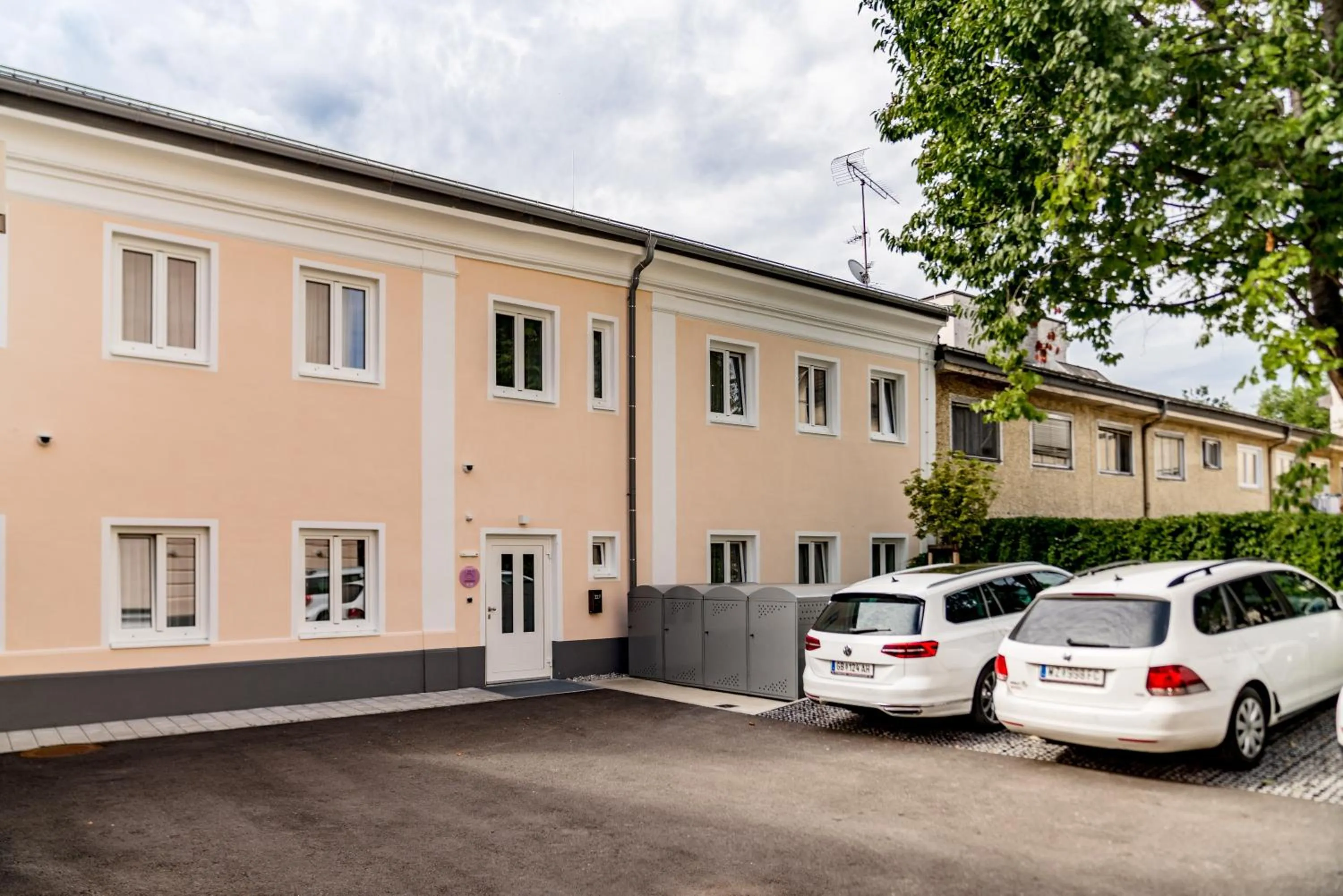 Property building in Villa Elisa