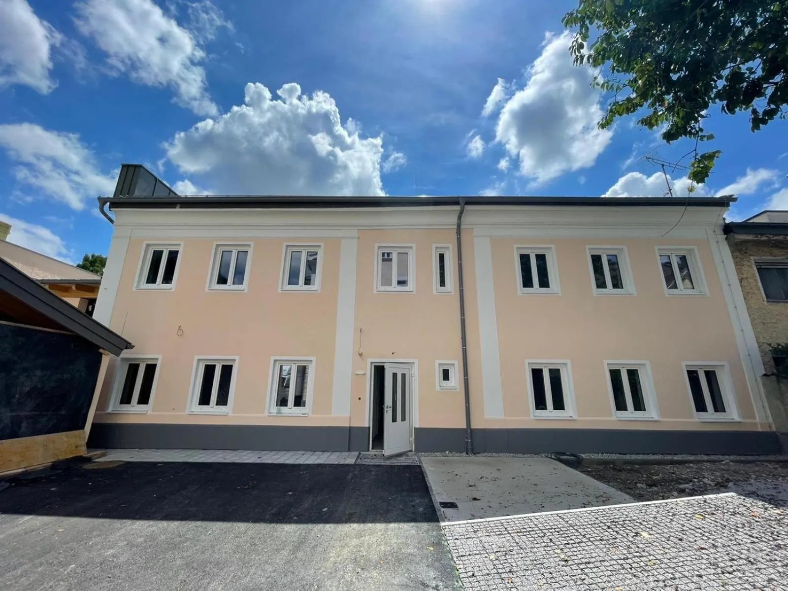 Property building in Villa Elisa