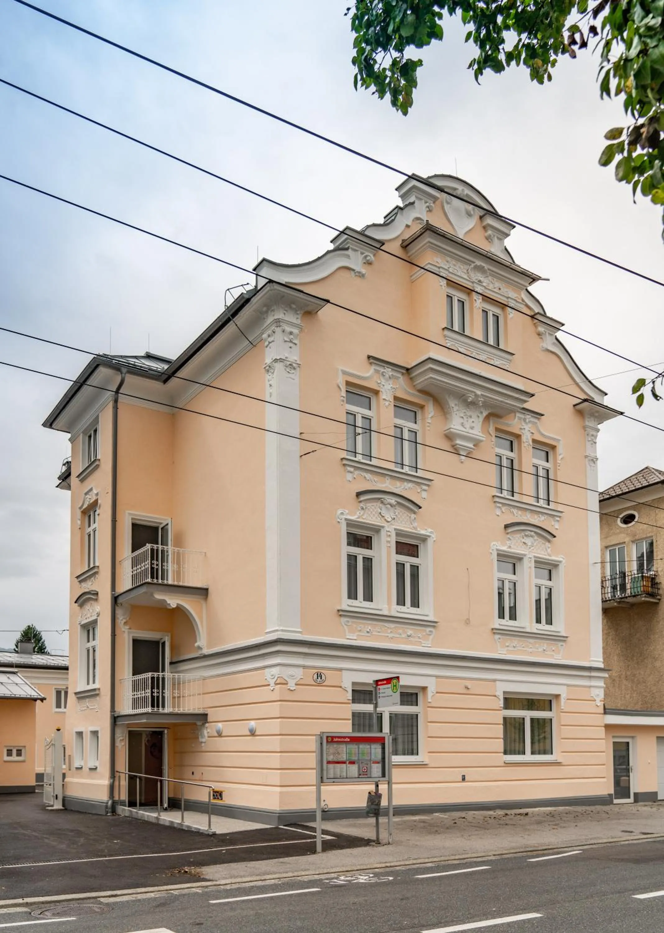 Property building in Villa Elisa