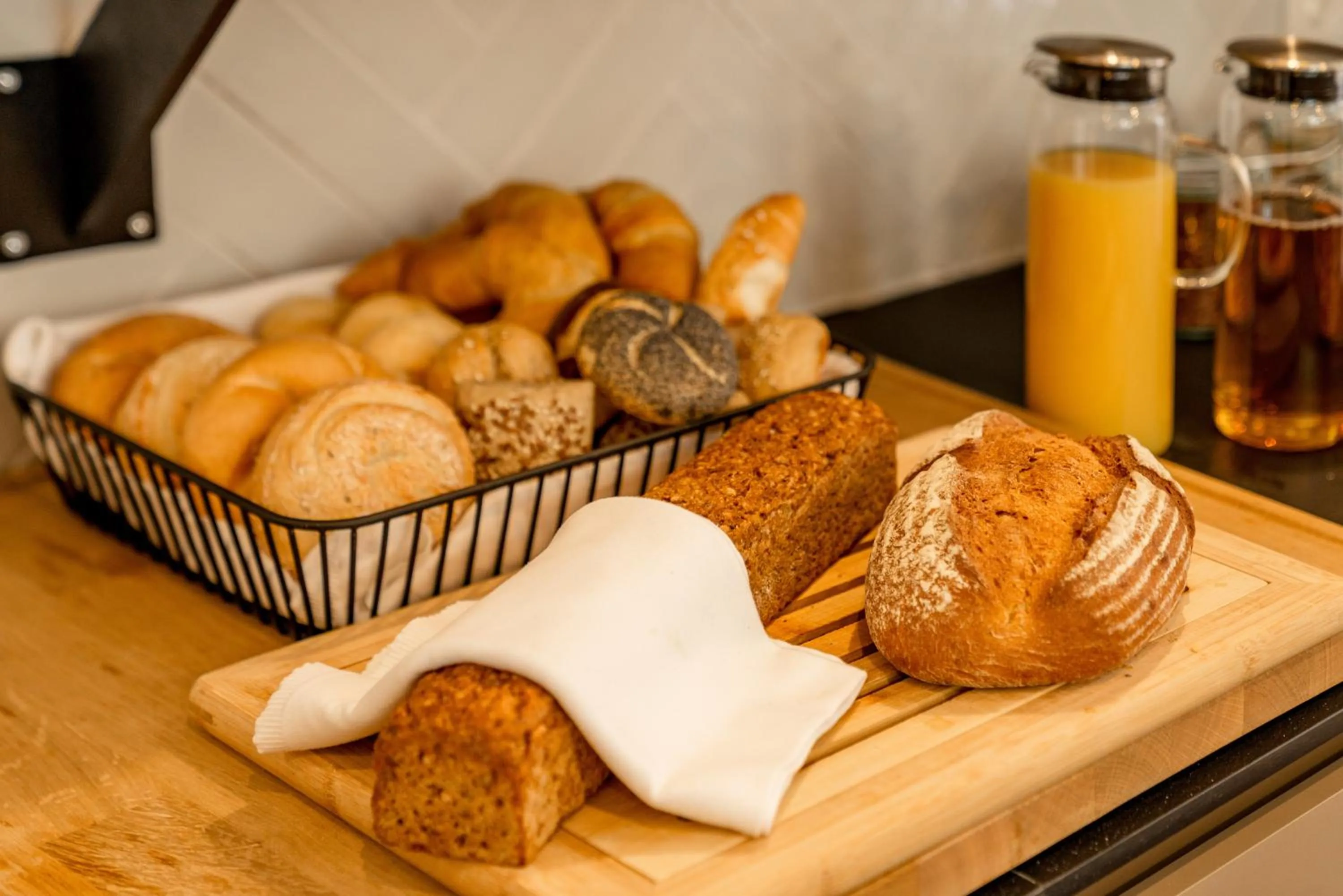 Buffet breakfast in Villa Elisa