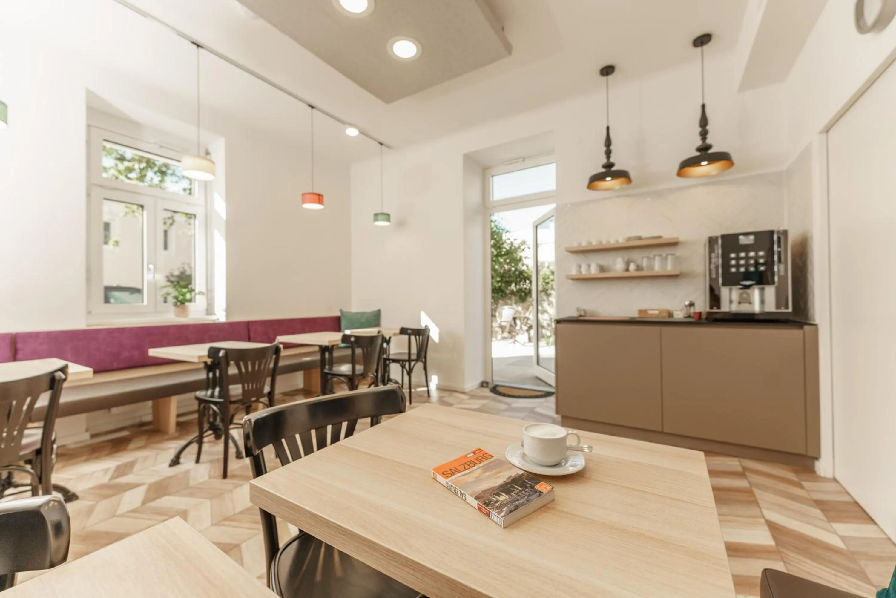 Breakfast in Villa Elisa