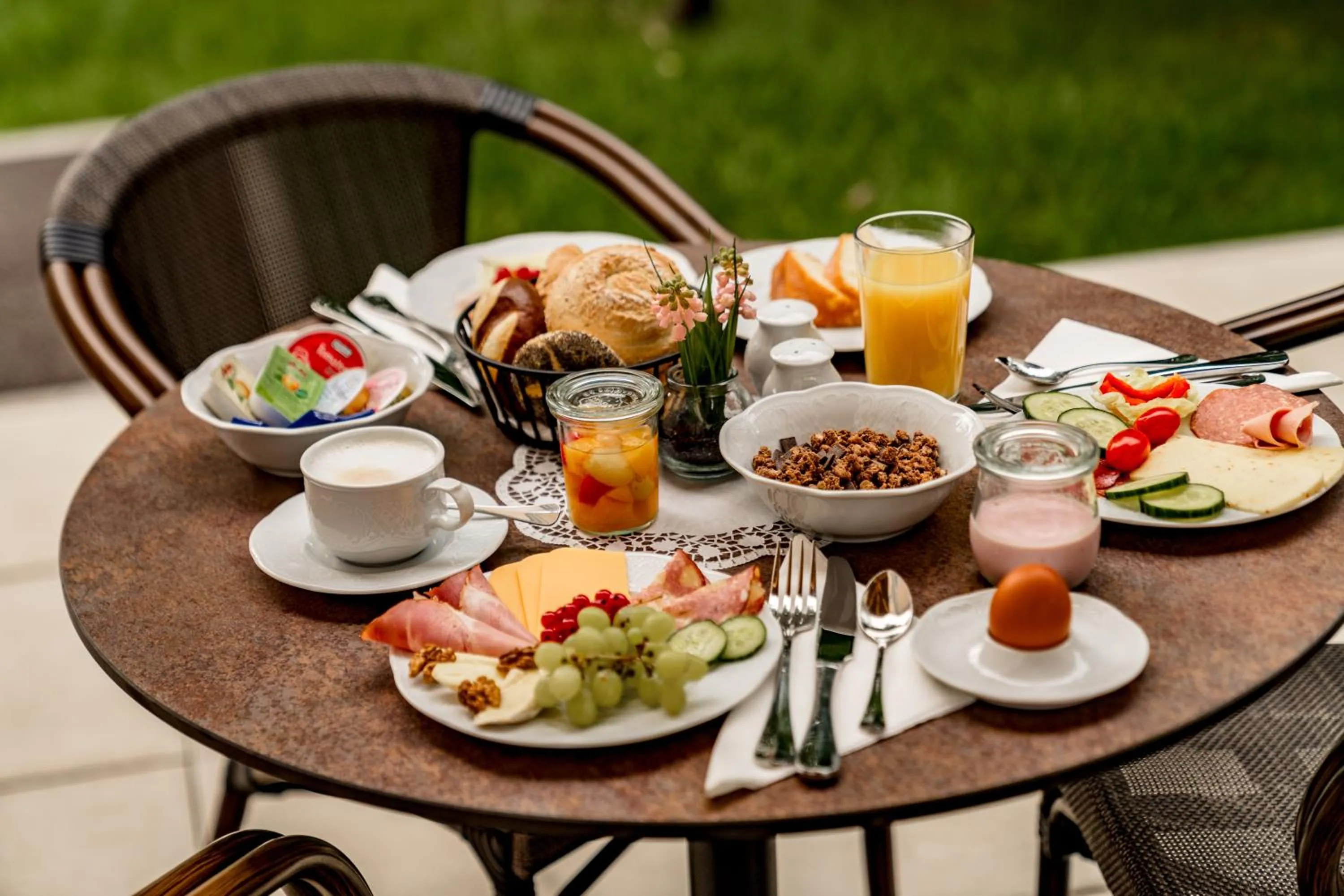 Breakfast in Villa Elisa