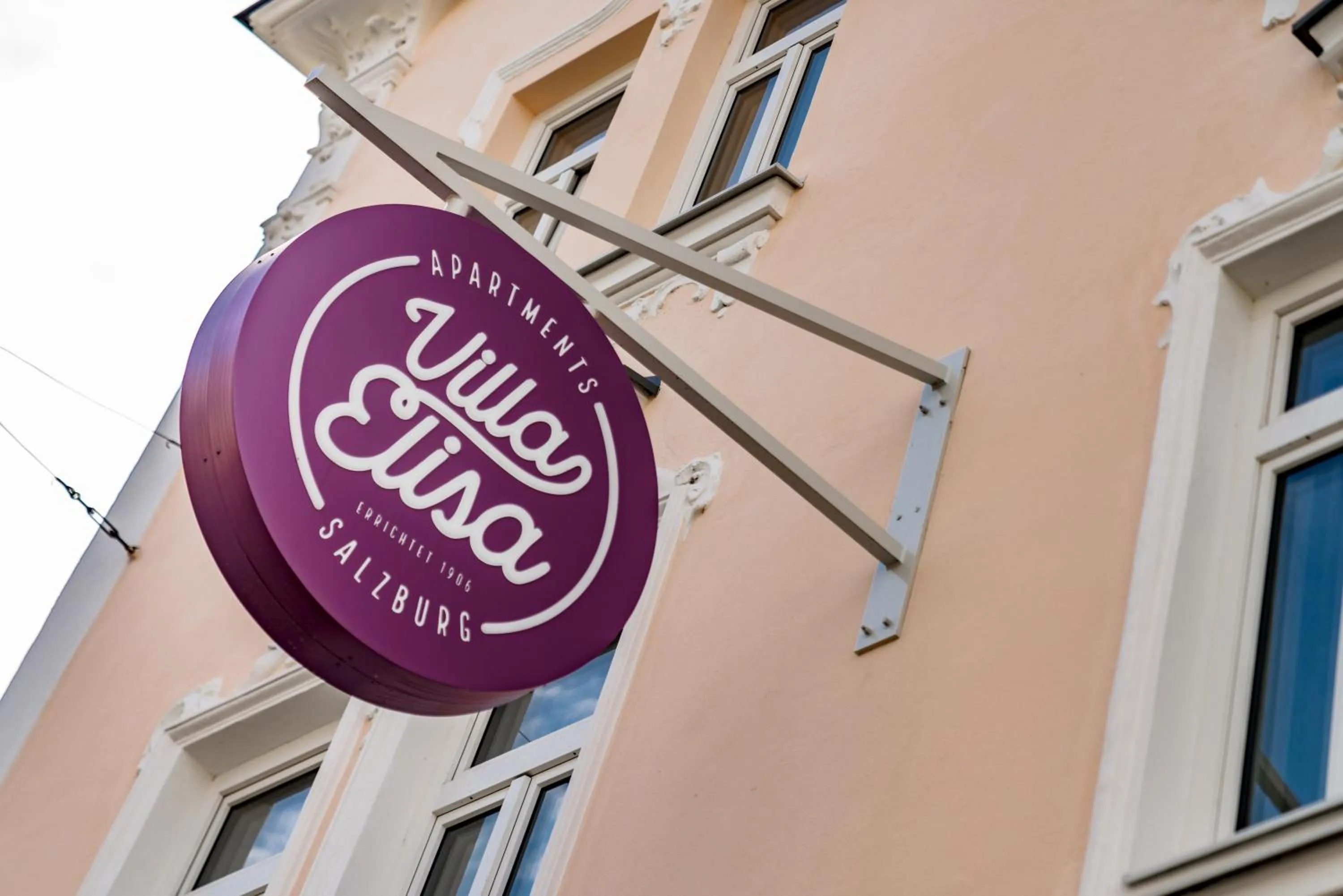 Property building in Villa Elisa