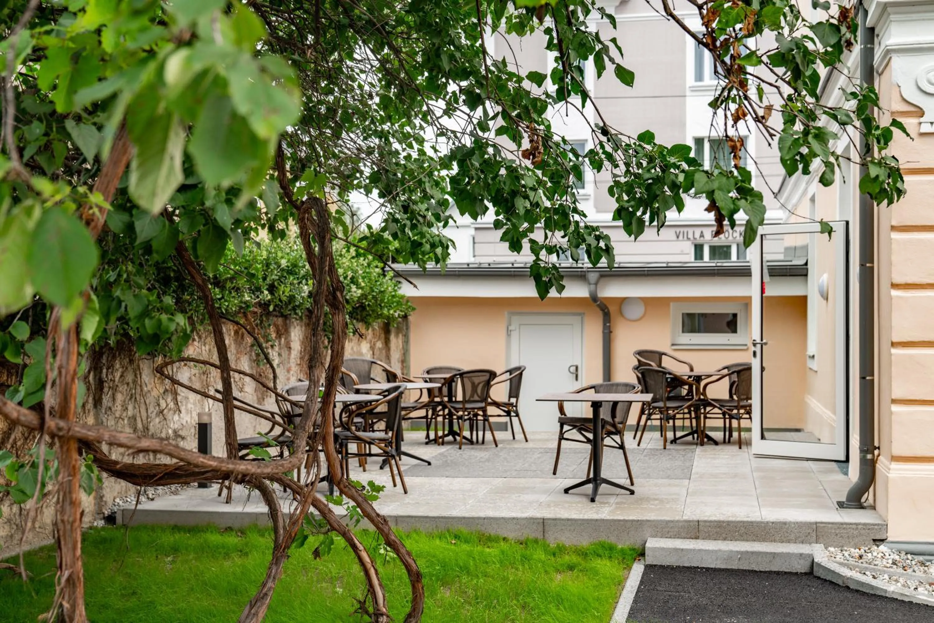 Patio in Villa Elisa