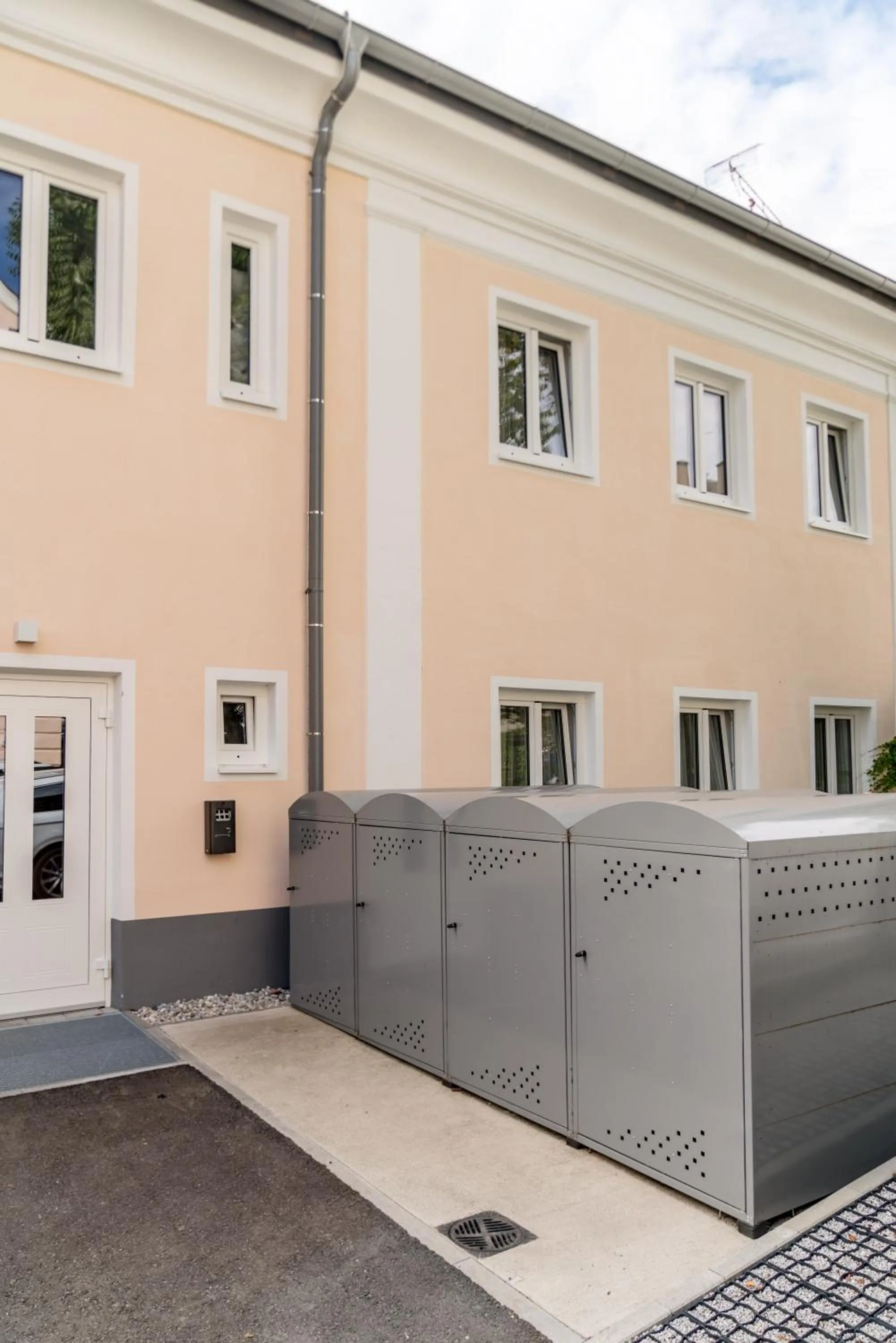 storage in Villa Elisa