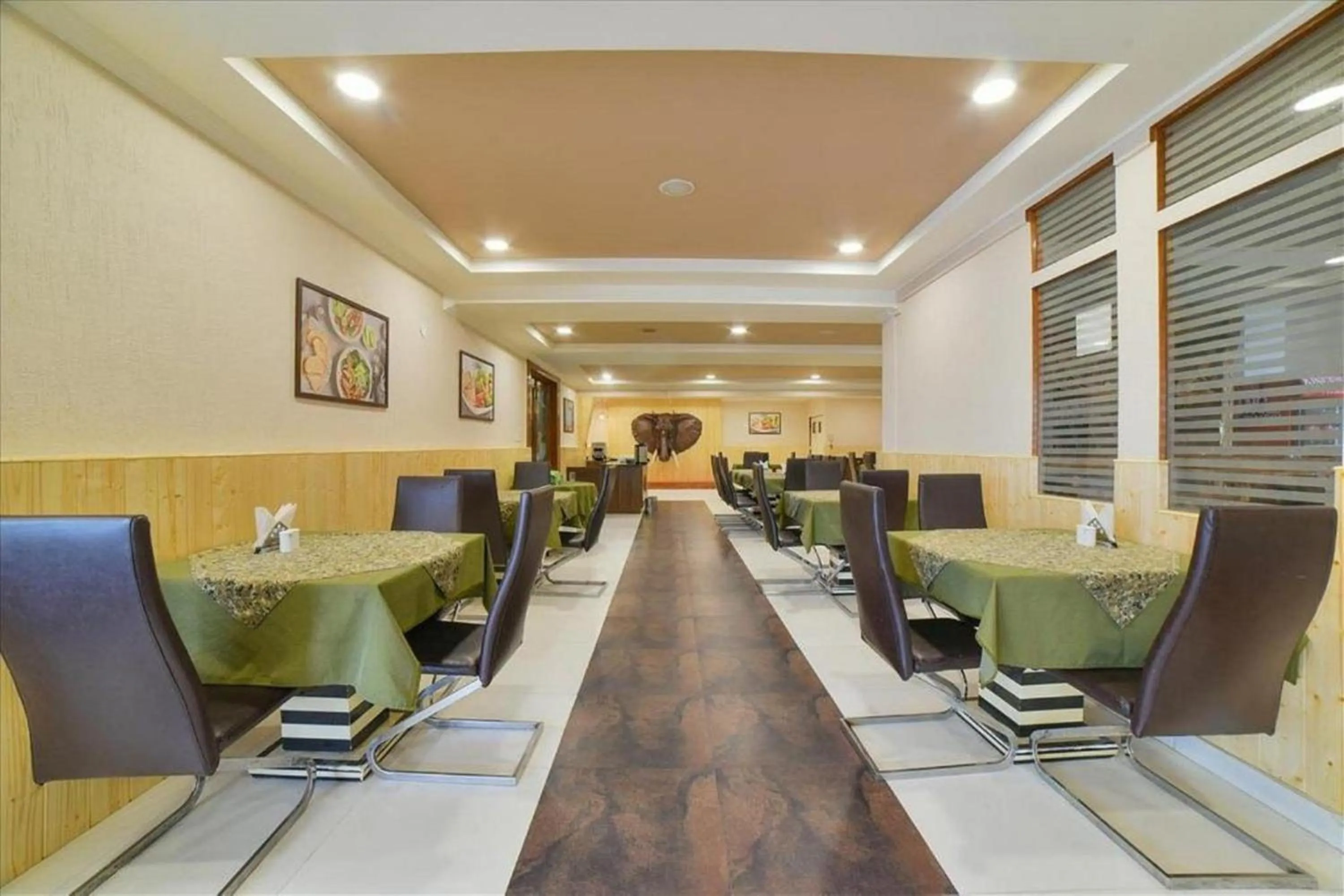 Restaurant/places to eat in Tarika Resort & Spa , Chail