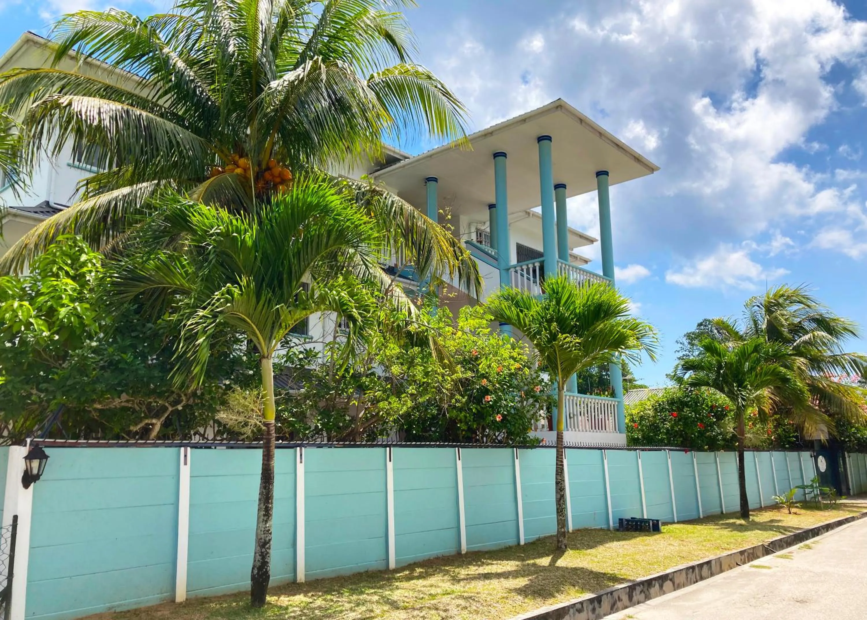 Property building in La Villa Therese