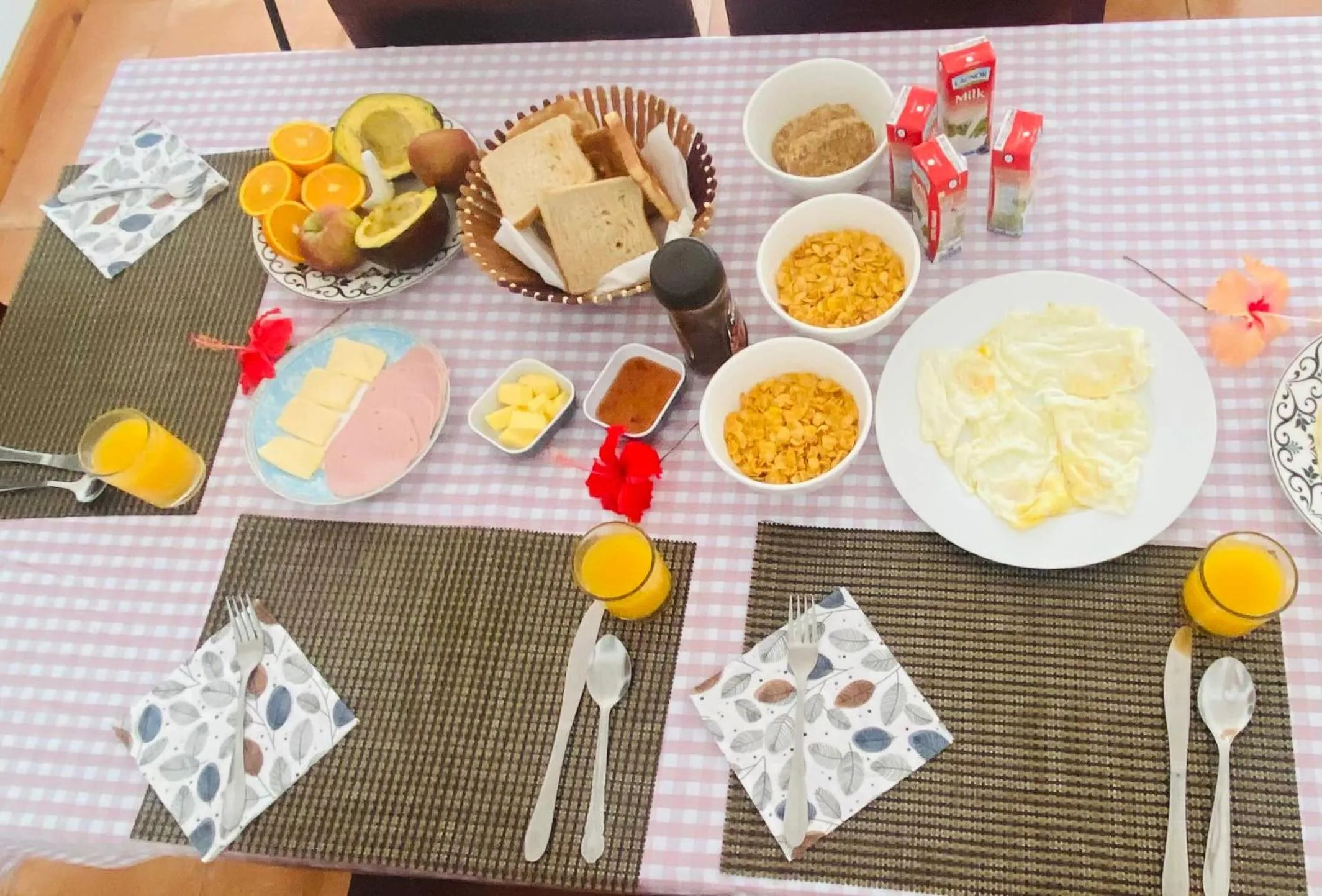 Food and drinks in La Villa Therese