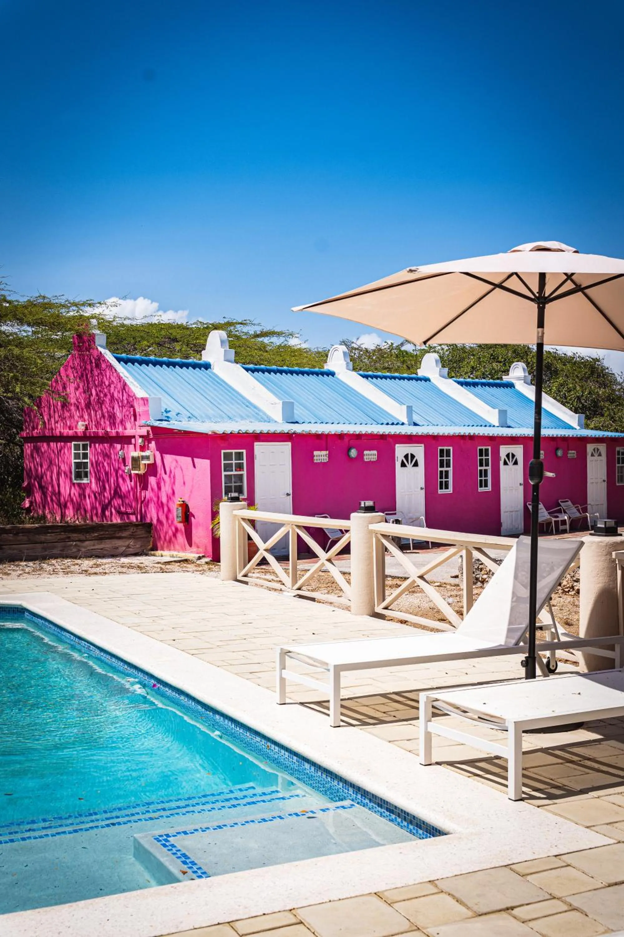 Pool view in Landhuis Daniel - Plantation House