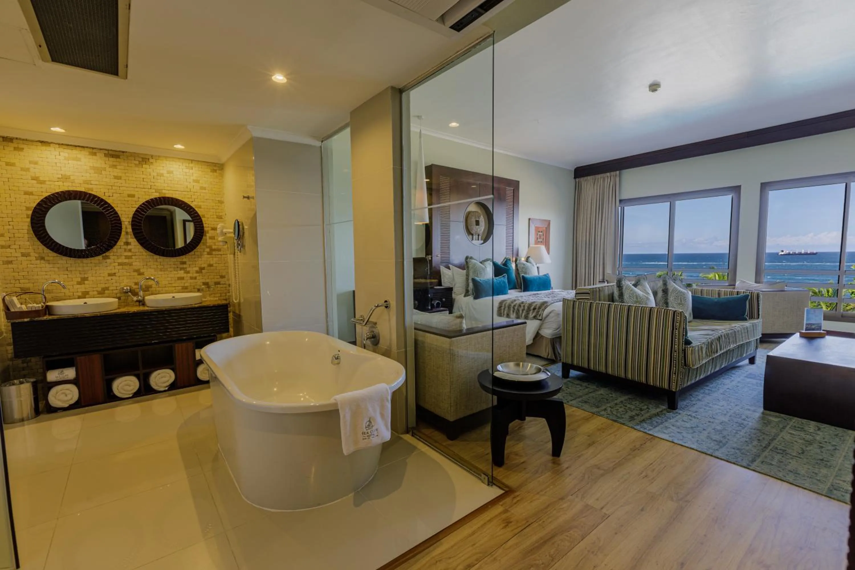 Bathroom in Sea Cliff Hotel