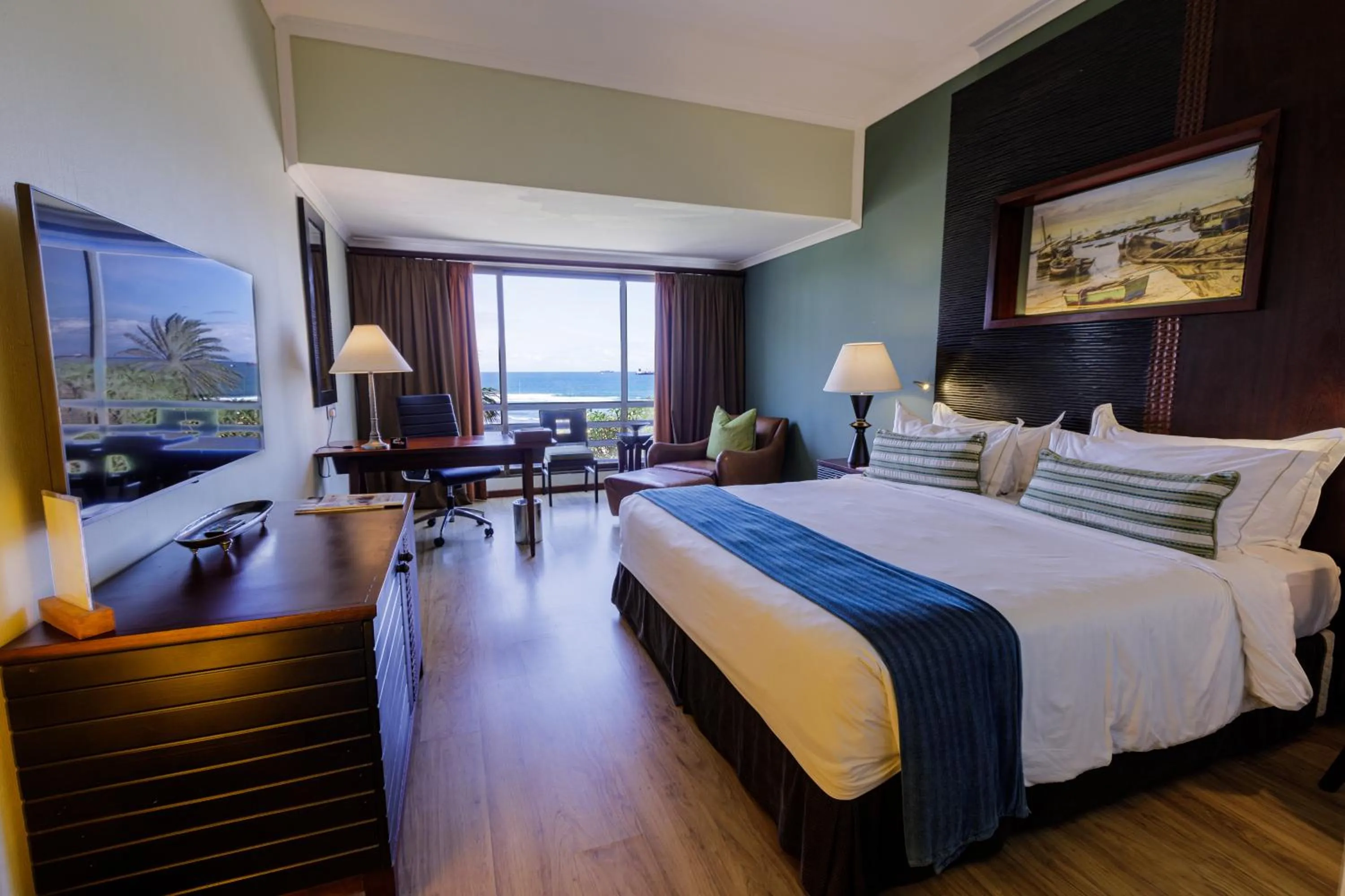 Bedroom, Bed in Sea Cliff Hotel