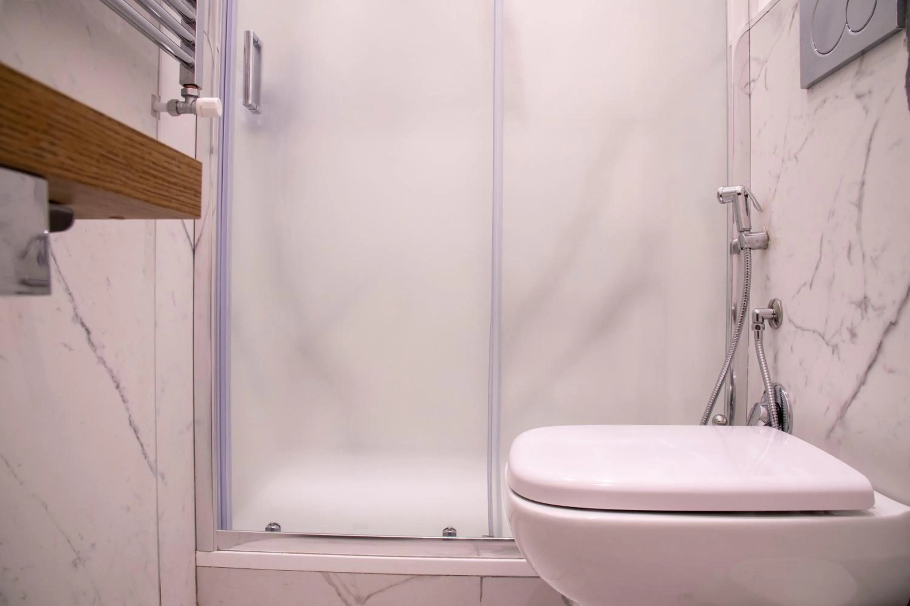 Shower in AD Suites Tritone