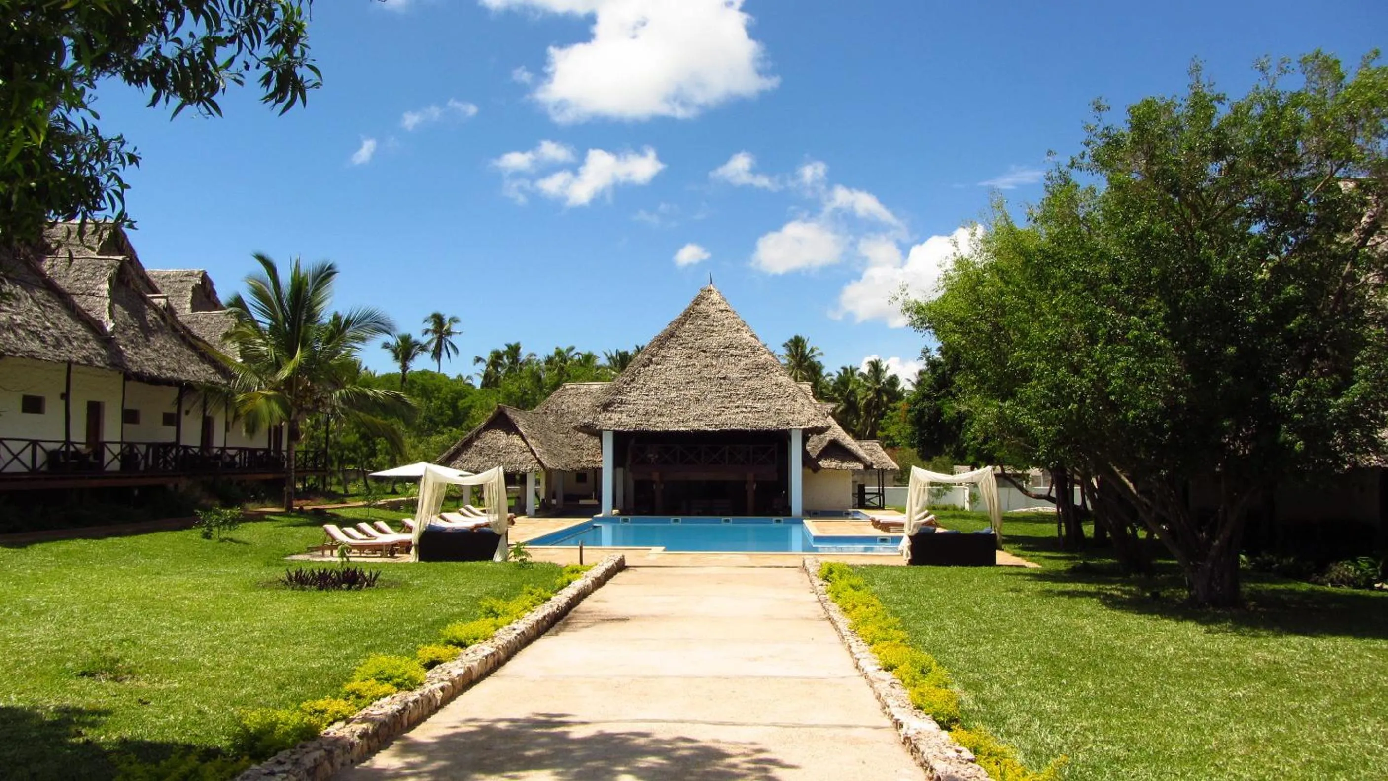 Restaurant/places to eat in Karafuu Beach Resort & Spa