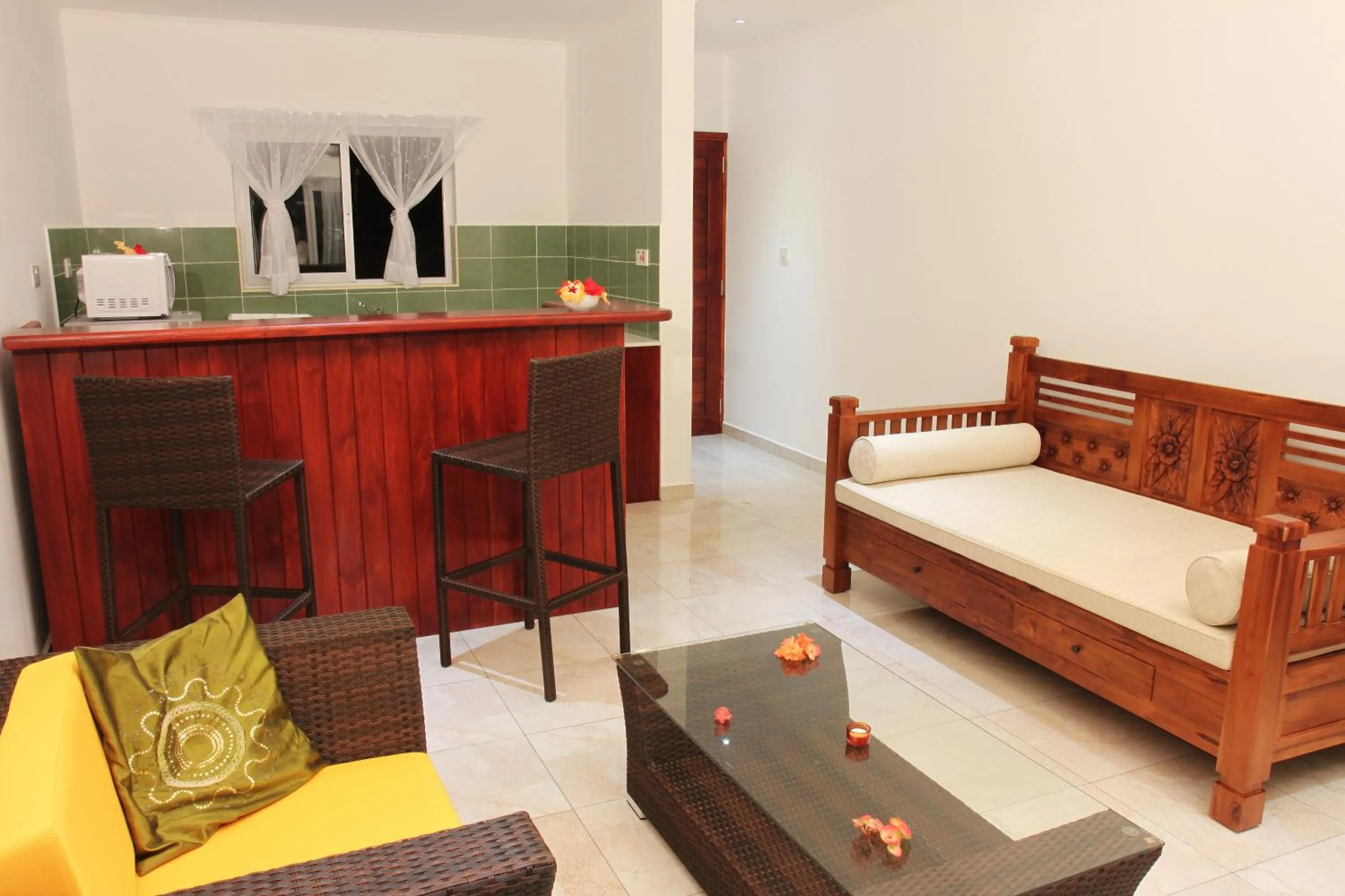 Living room, Bed in Coco Blanche