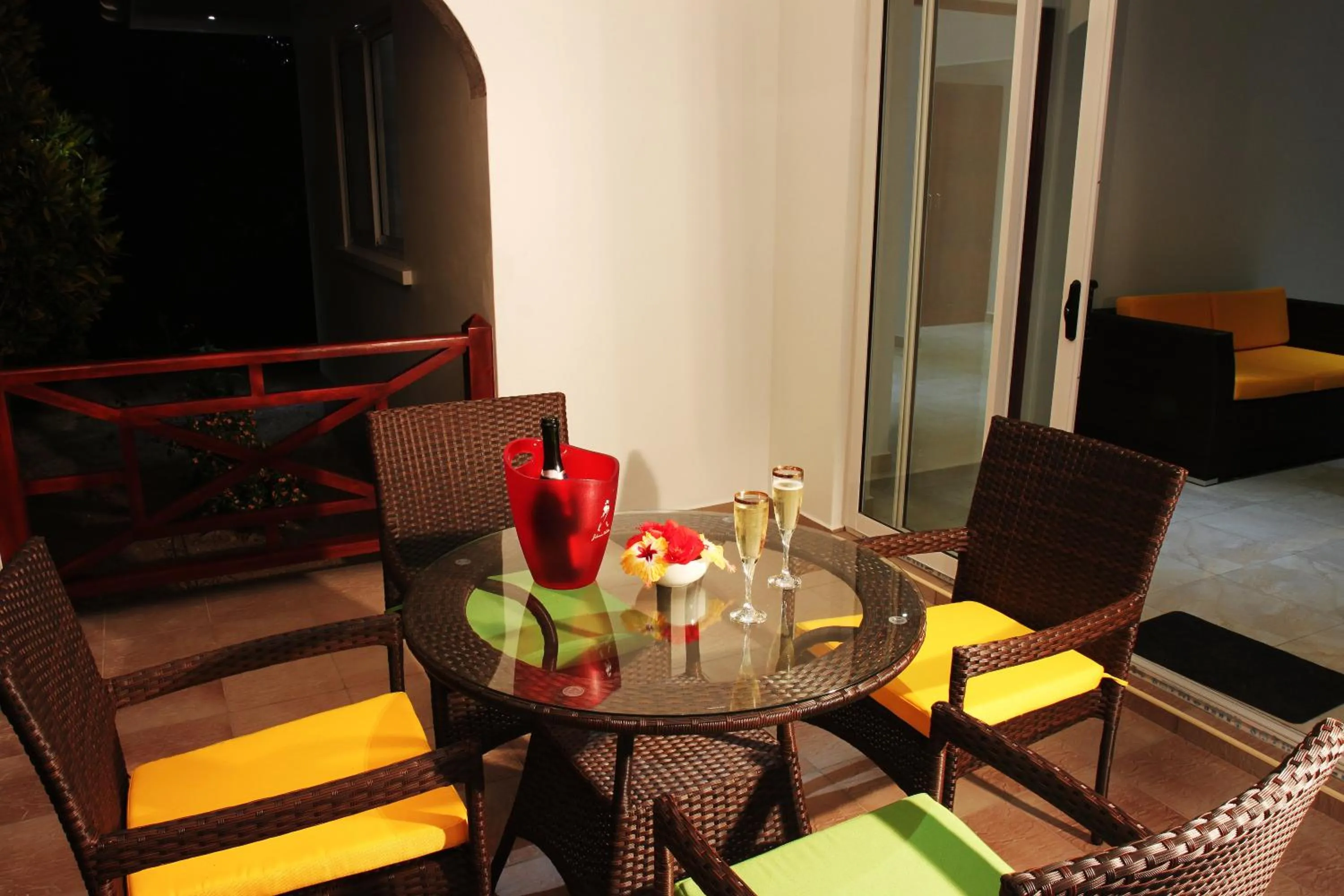 Balcony/Terrace in Coco Blanche