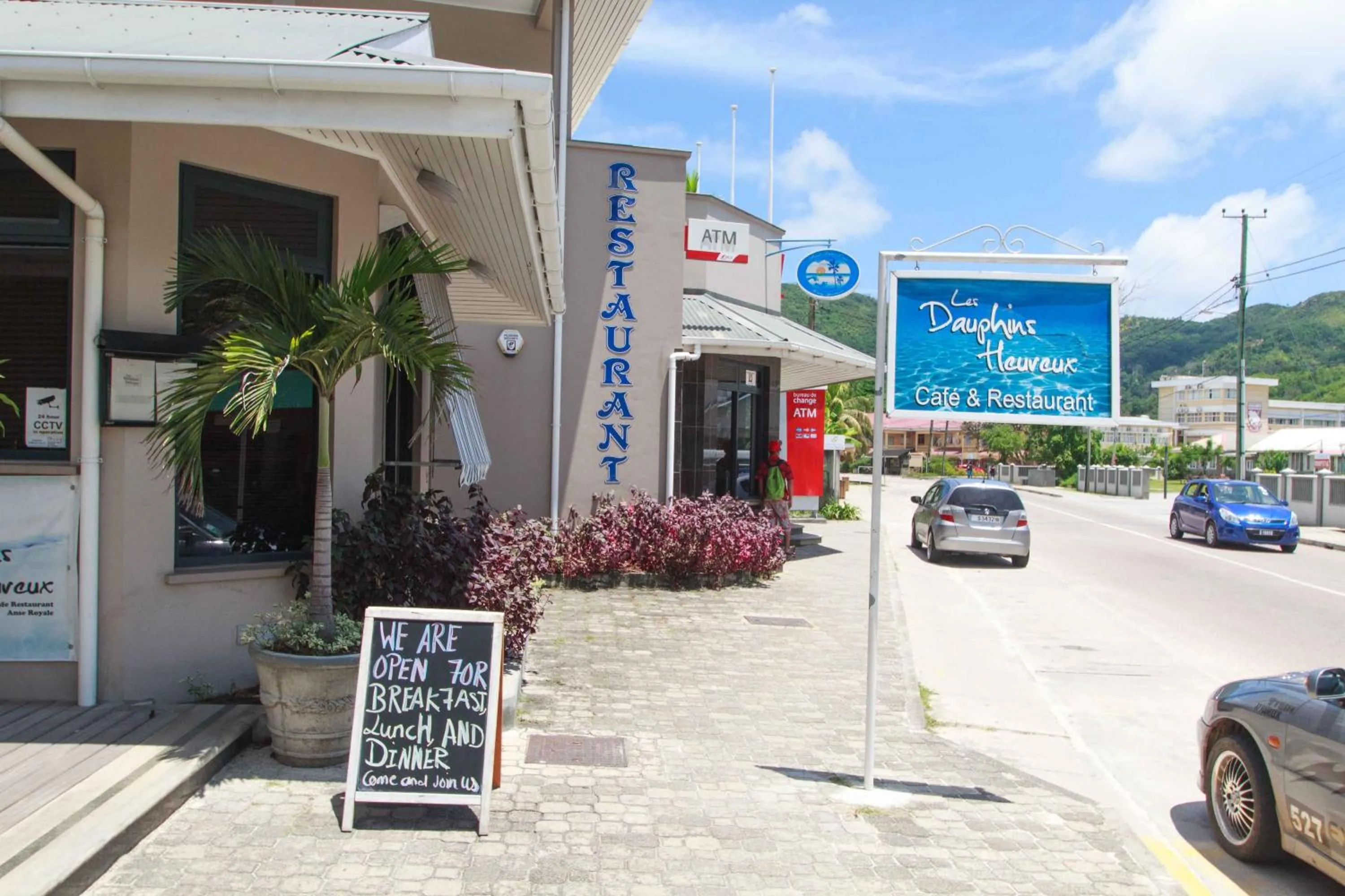 Restaurant/places to eat in Coco Blanche