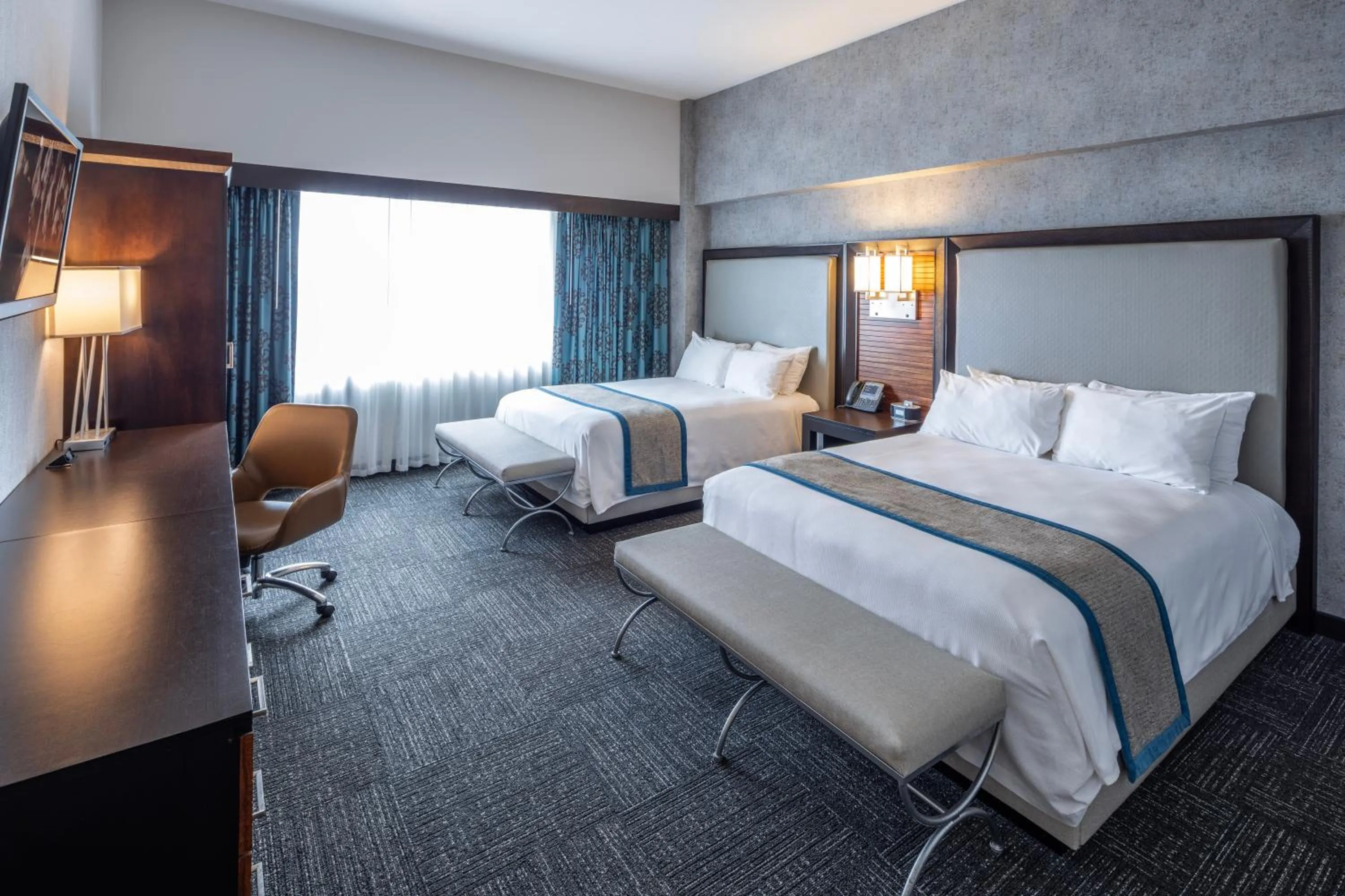 Bed in Akwesasne Mohawk Casino Resort and Players Inn Hotel -formerly Comfort Inn and Suites Hogansburg NY