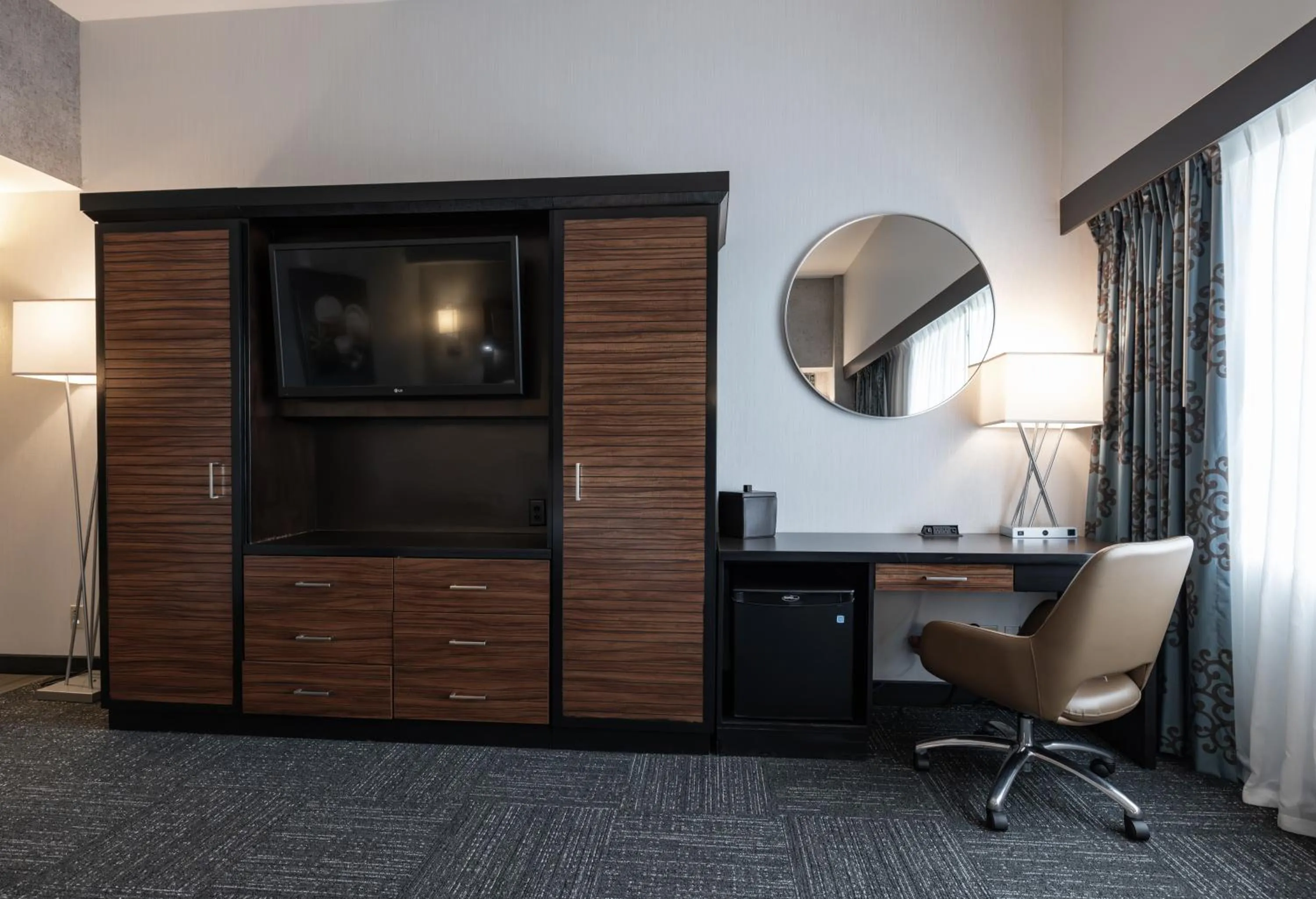 TV and multimedia in Akwesasne Mohawk Casino Resort and Players Inn Hotel -formerly Comfort Inn and Suites Hogansburg NY