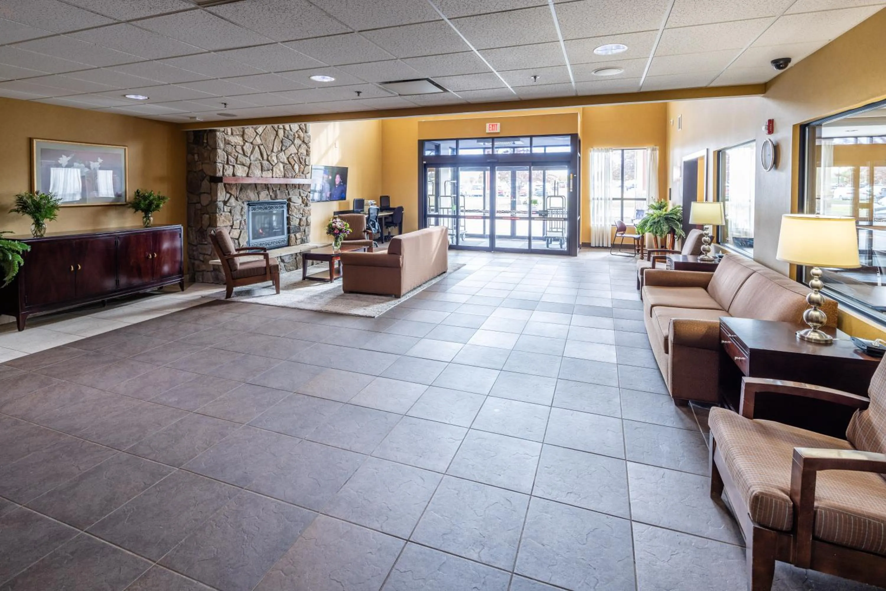 Lobby or reception in Akwesasne Mohawk Casino Resort and Players Inn Hotel -formerly Comfort Inn and Suites Hogansburg NY