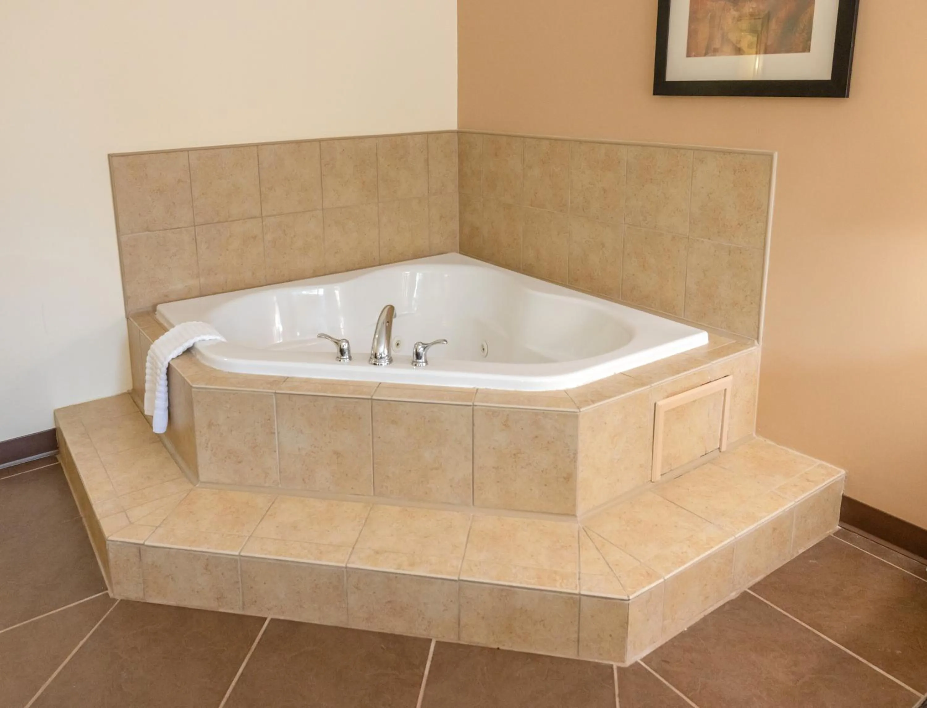 Hot Tub in Akwesasne Mohawk Casino Resort and Players Inn Hotel -formerly Comfort Inn and Suites Hogansburg NY