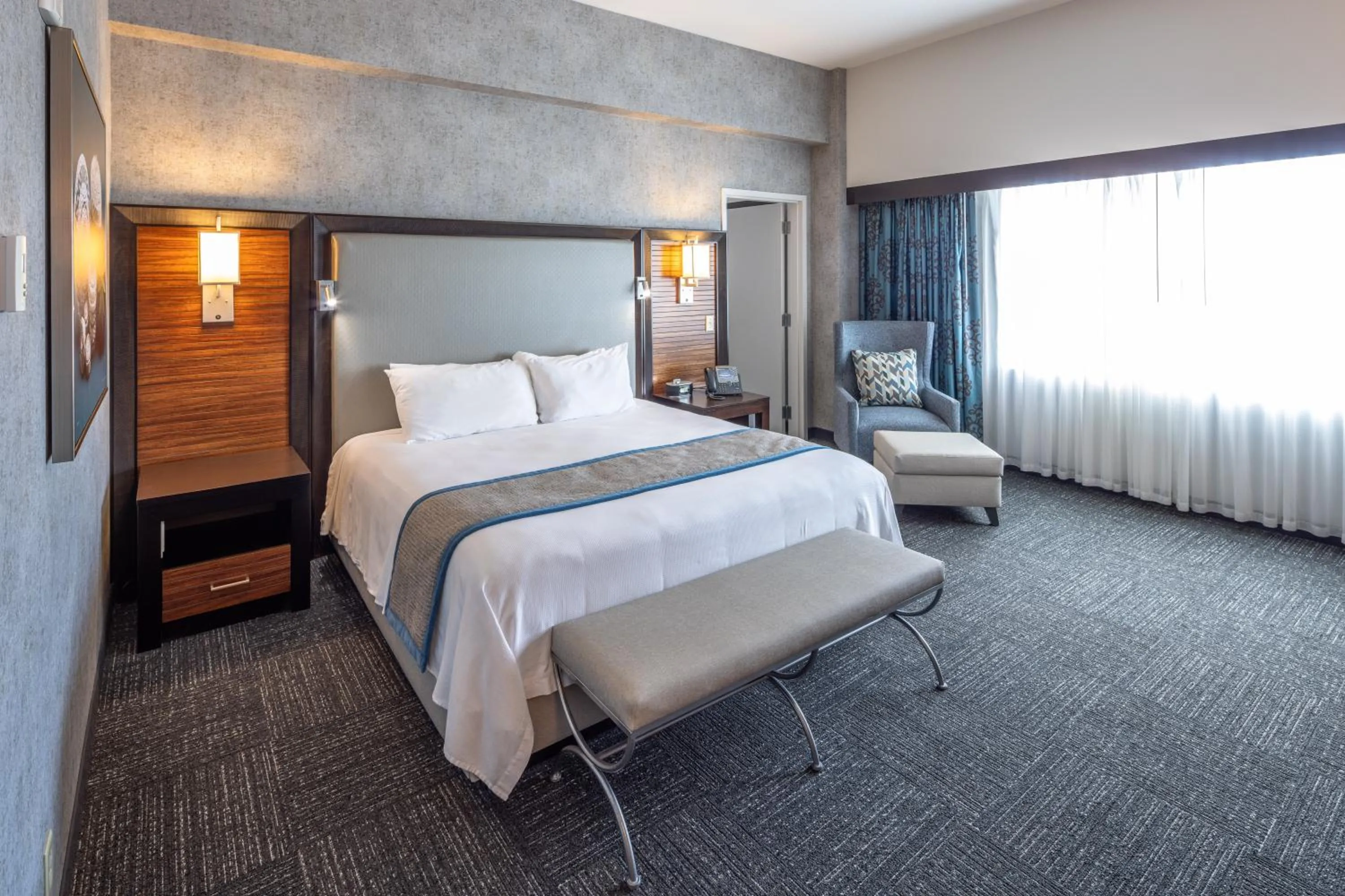 Bed in Akwesasne Mohawk Casino Resort and Players Inn Hotel -formerly Comfort Inn and Suites Hogansburg NY