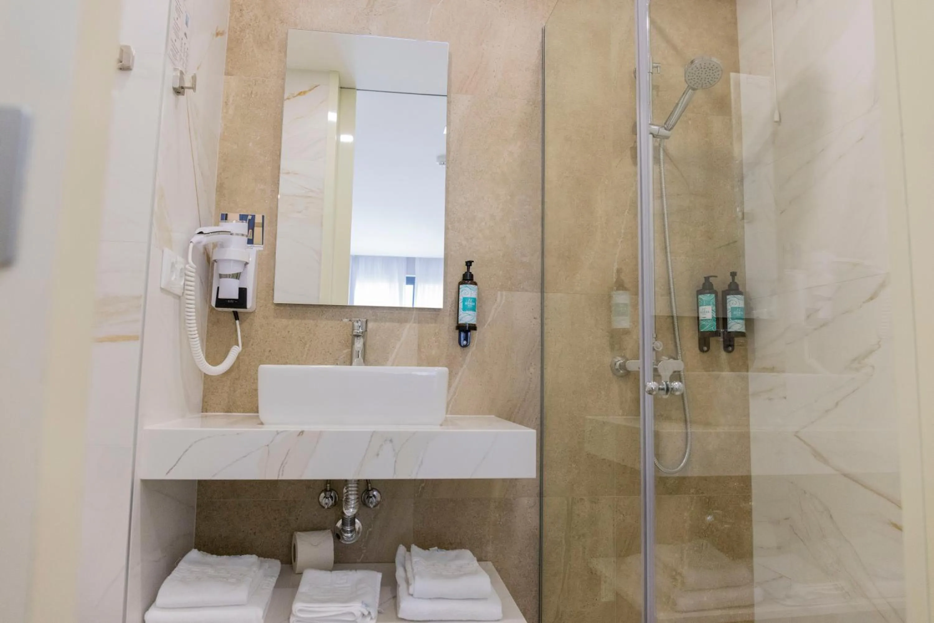 Bathroom in Hotel Avenida