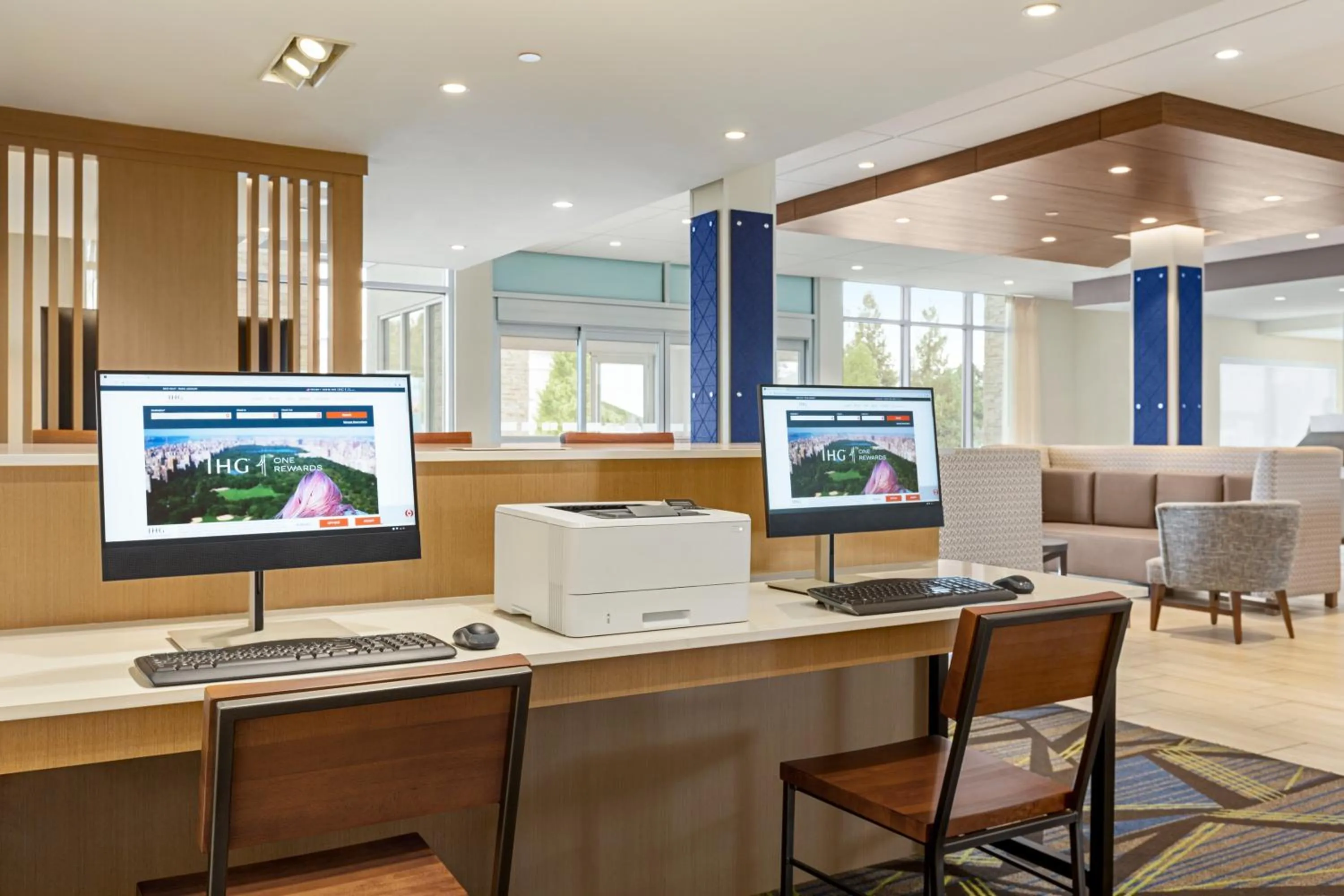 Business facilities in Holiday Inn Express & Suites - Ukiah by IHG