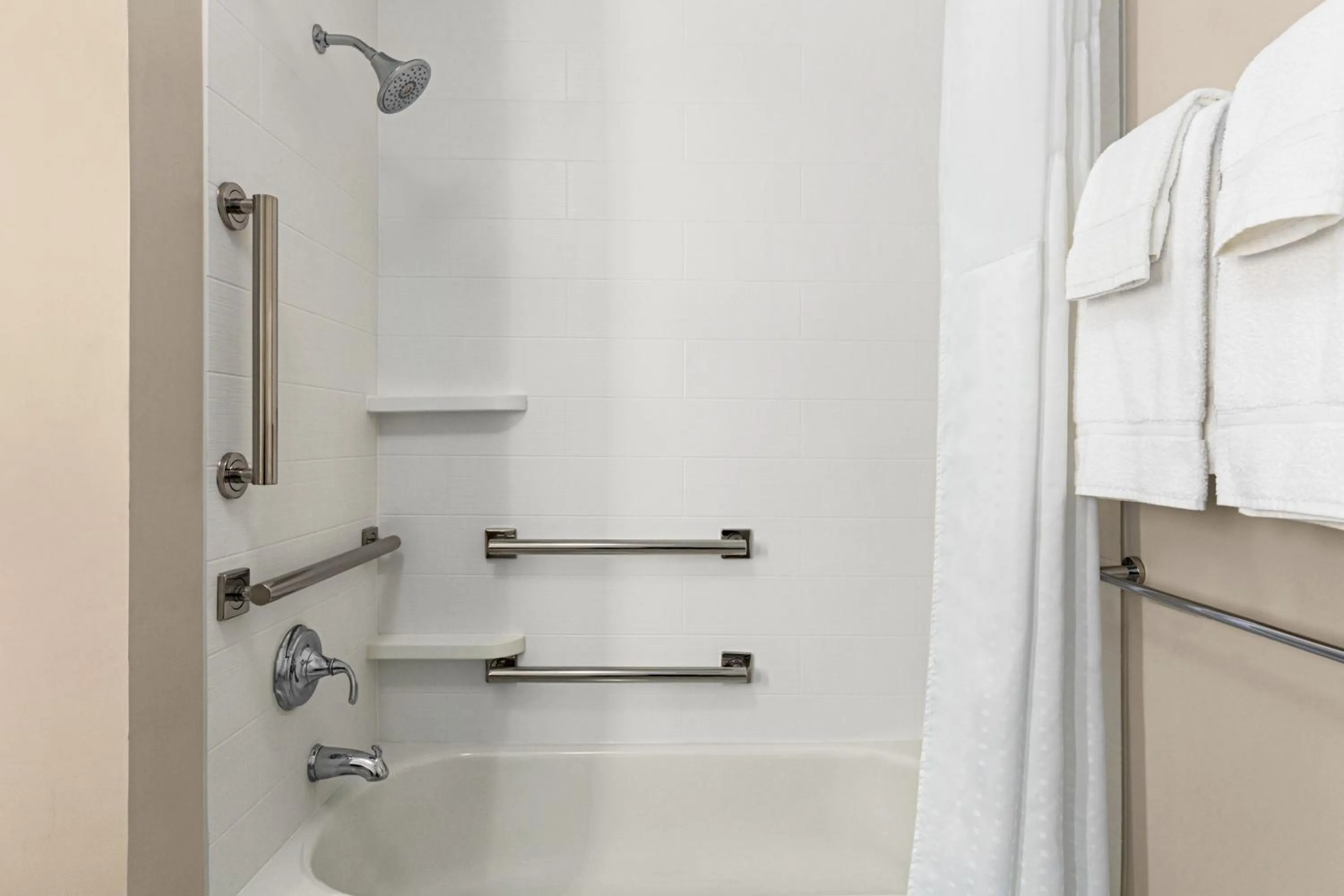 Shower in Holiday Inn Express & Suites - Ukiah by IHG