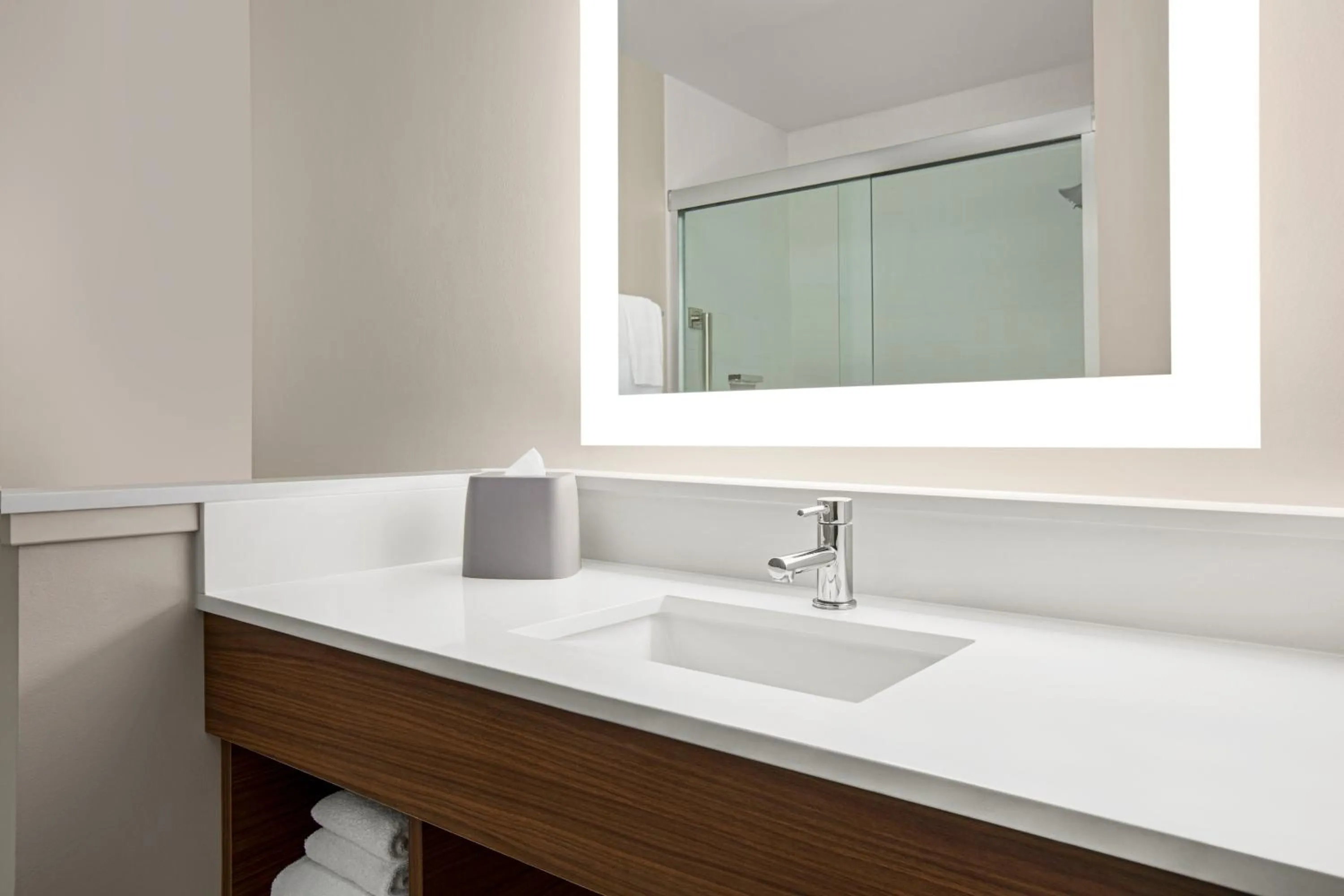 Bathroom in Holiday Inn Express & Suites - Ukiah by IHG
