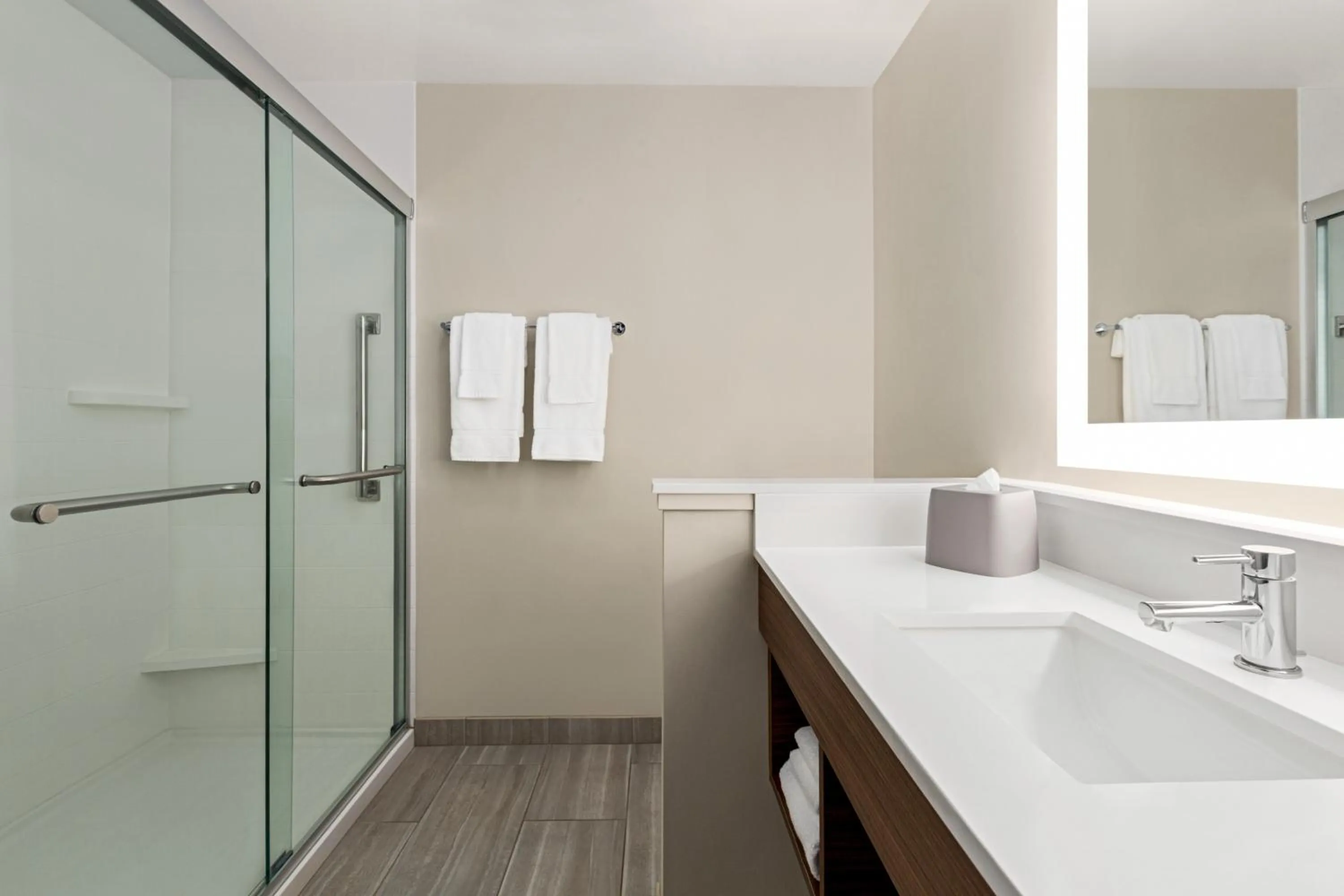 Shower in Holiday Inn Express & Suites - Ukiah by IHG